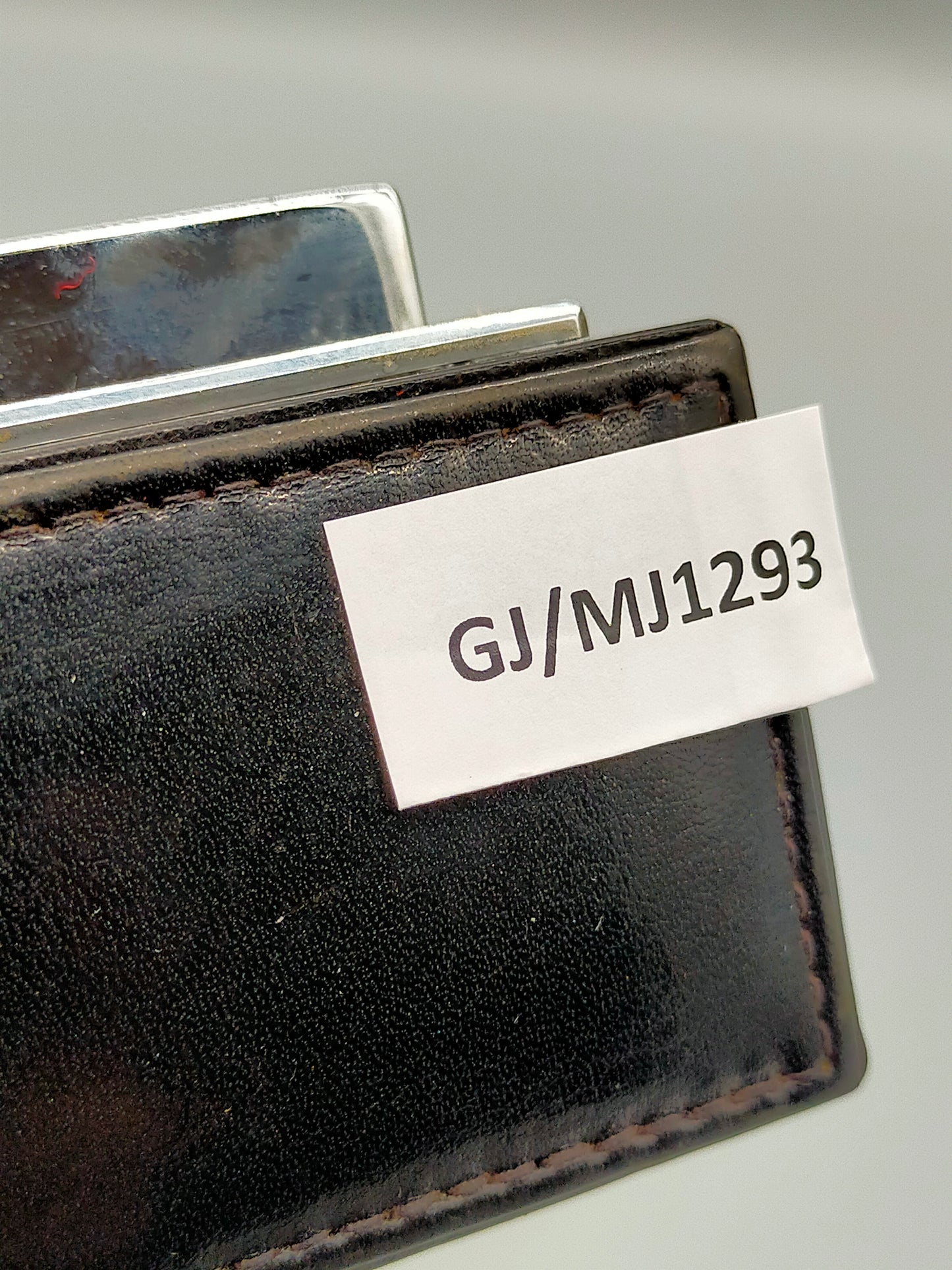 Vintage Kawee Tischfeuerzeug Klassiker aus Leder & Chrom