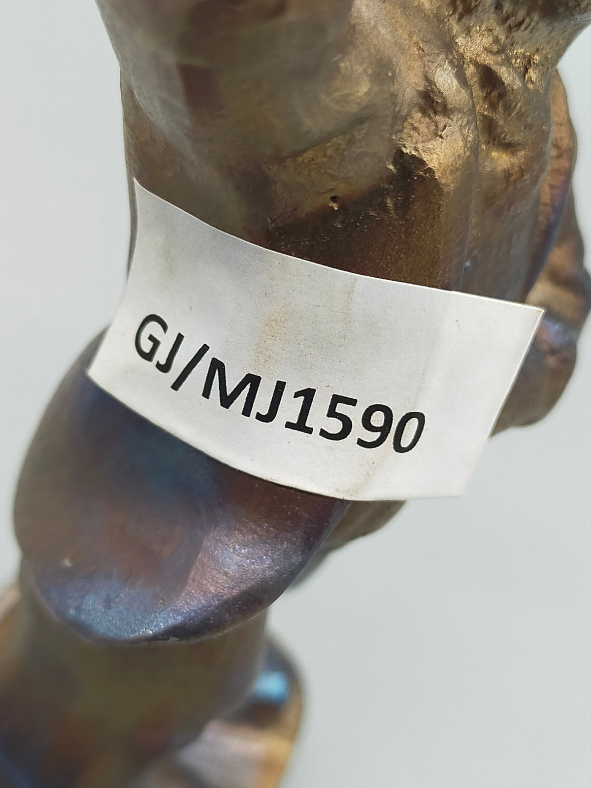 Dekorative Metallfigur – Trinkender Mann mit Hut