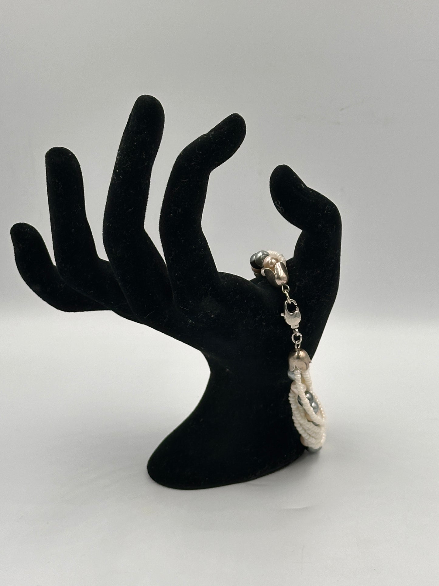 Elegantes 5-Strang Perlen Armband mit silberfarbenem Verschluss