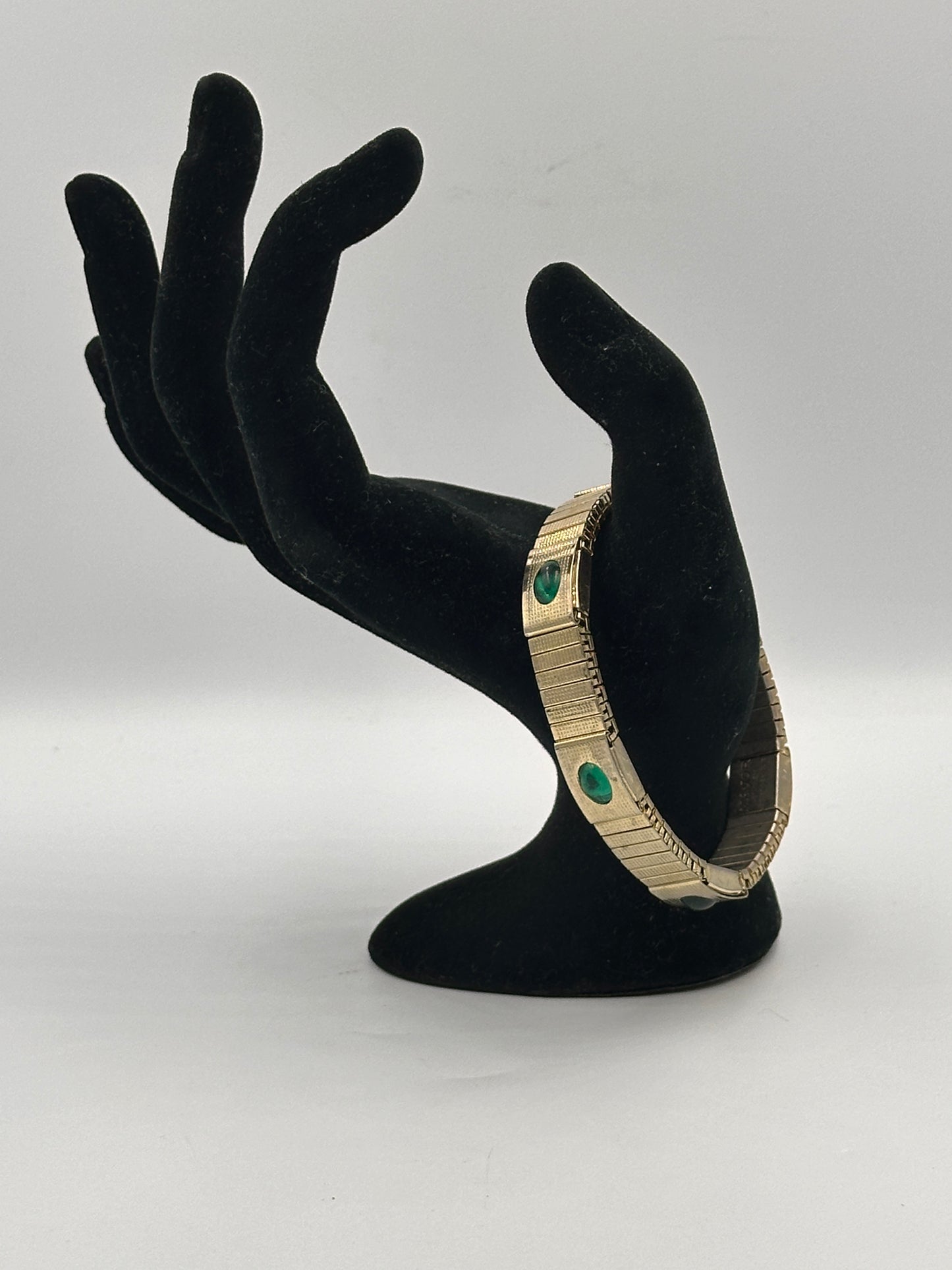 Elegantes Magnetarmband aus Edelstahl mit Grünen Steinen