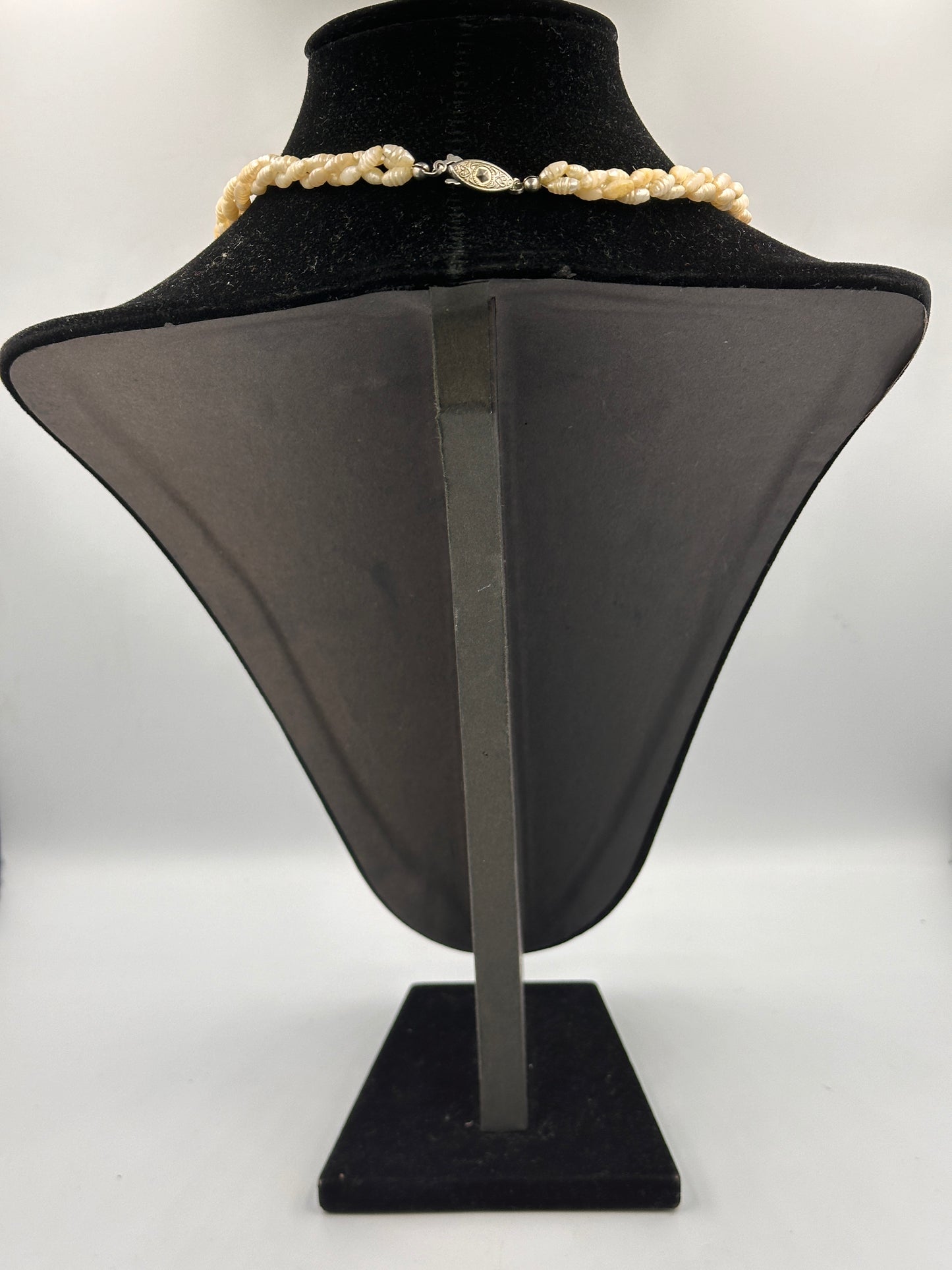 3-Strang Twisted Reisperlen-Kette mit silberfarbenem Verschluss