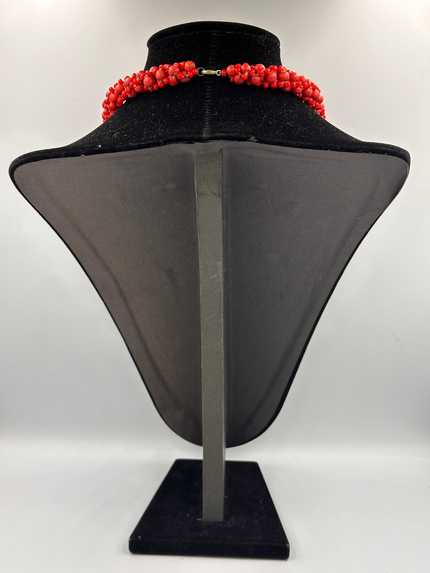 Vintage Mehrreihige Perlen-/Kugelhalskette in Rot