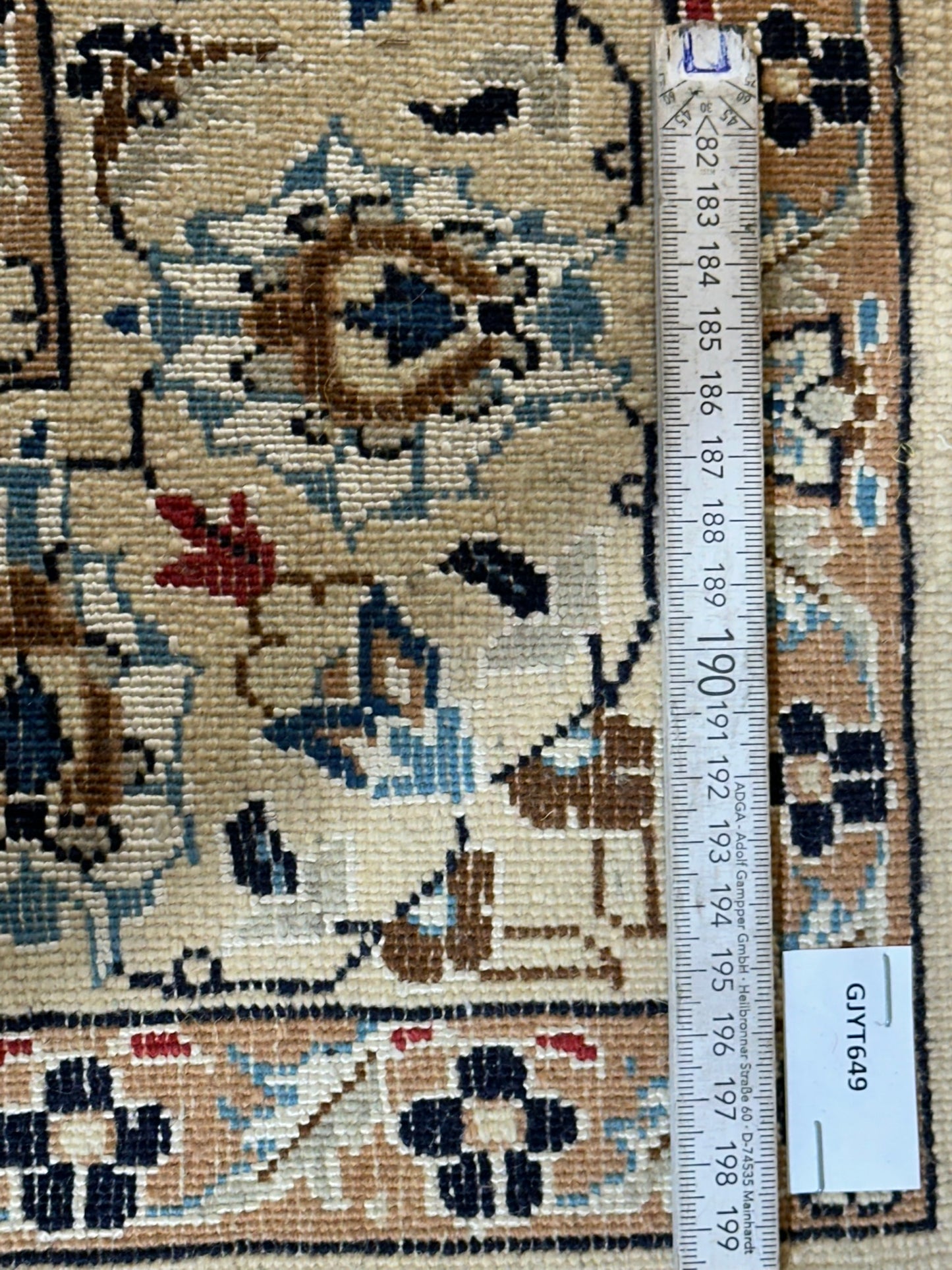 Orientteppich handgeknüpft Nain mit Seide 200x115 cm