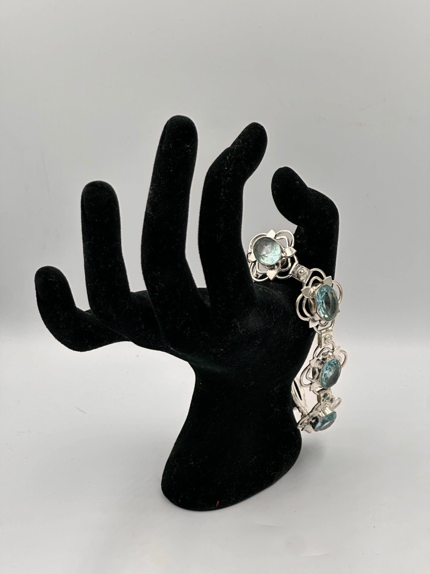 Vintage Silberfarbenes Armband mit Hellblauen Steinen