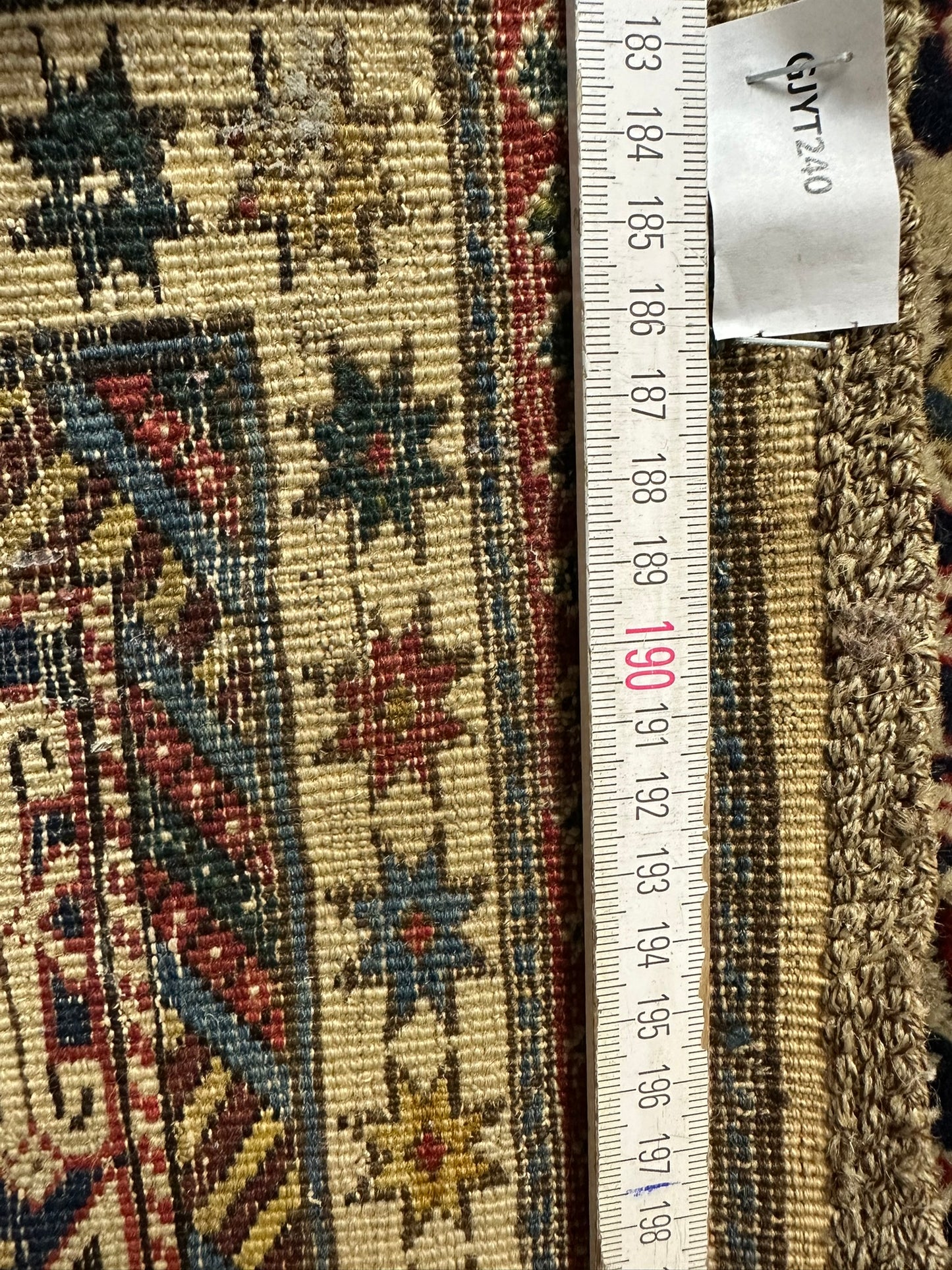 Antik Orientteppich handgeknüpft 202x145 cm Kazak Schirwan naturfarben