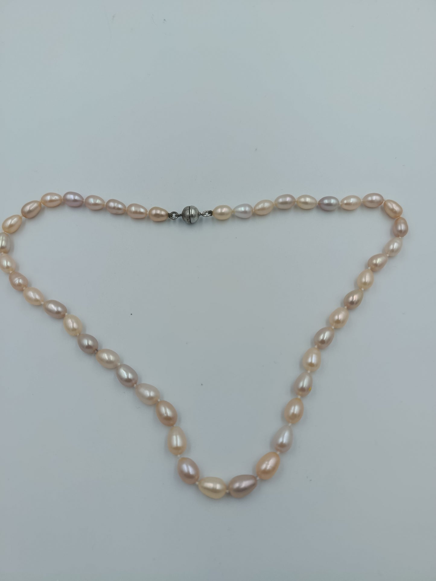 Elegante Perlenkette mit Magnetverschluss