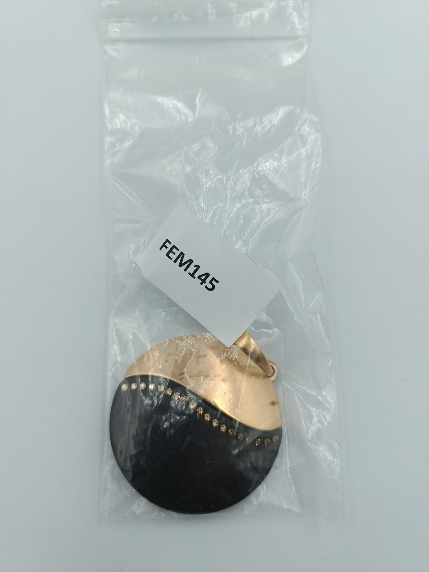 Eleganter Designer-Anhänger in Schwarz-Gold