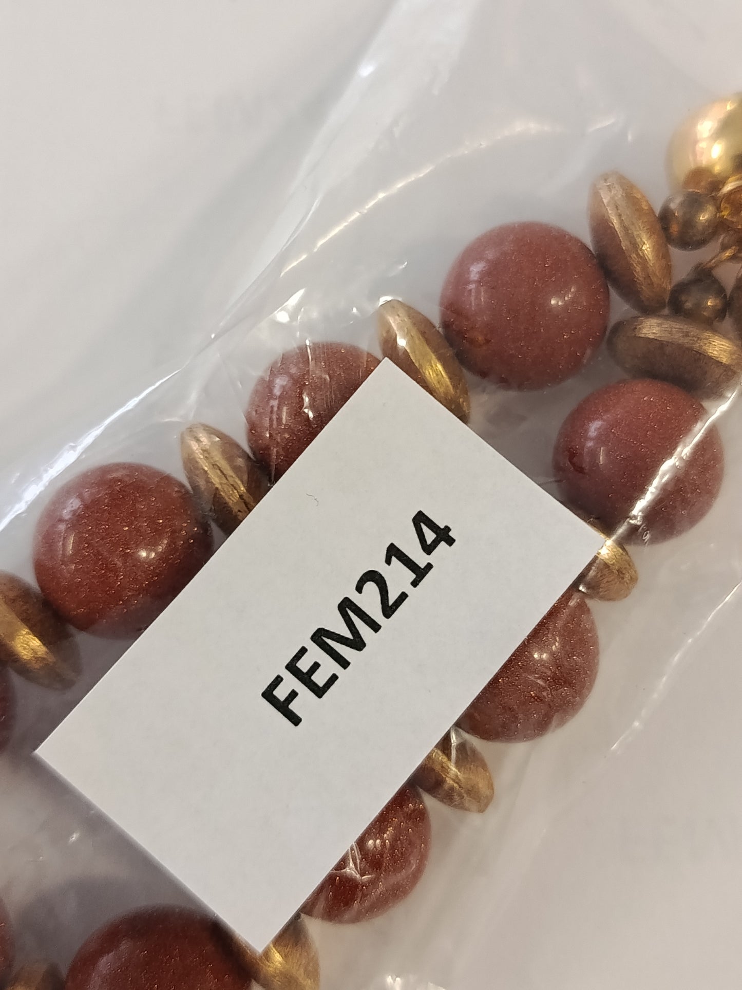 Armband mit Goldfluss-Perlen & goldfarbenen Zwischenelementen