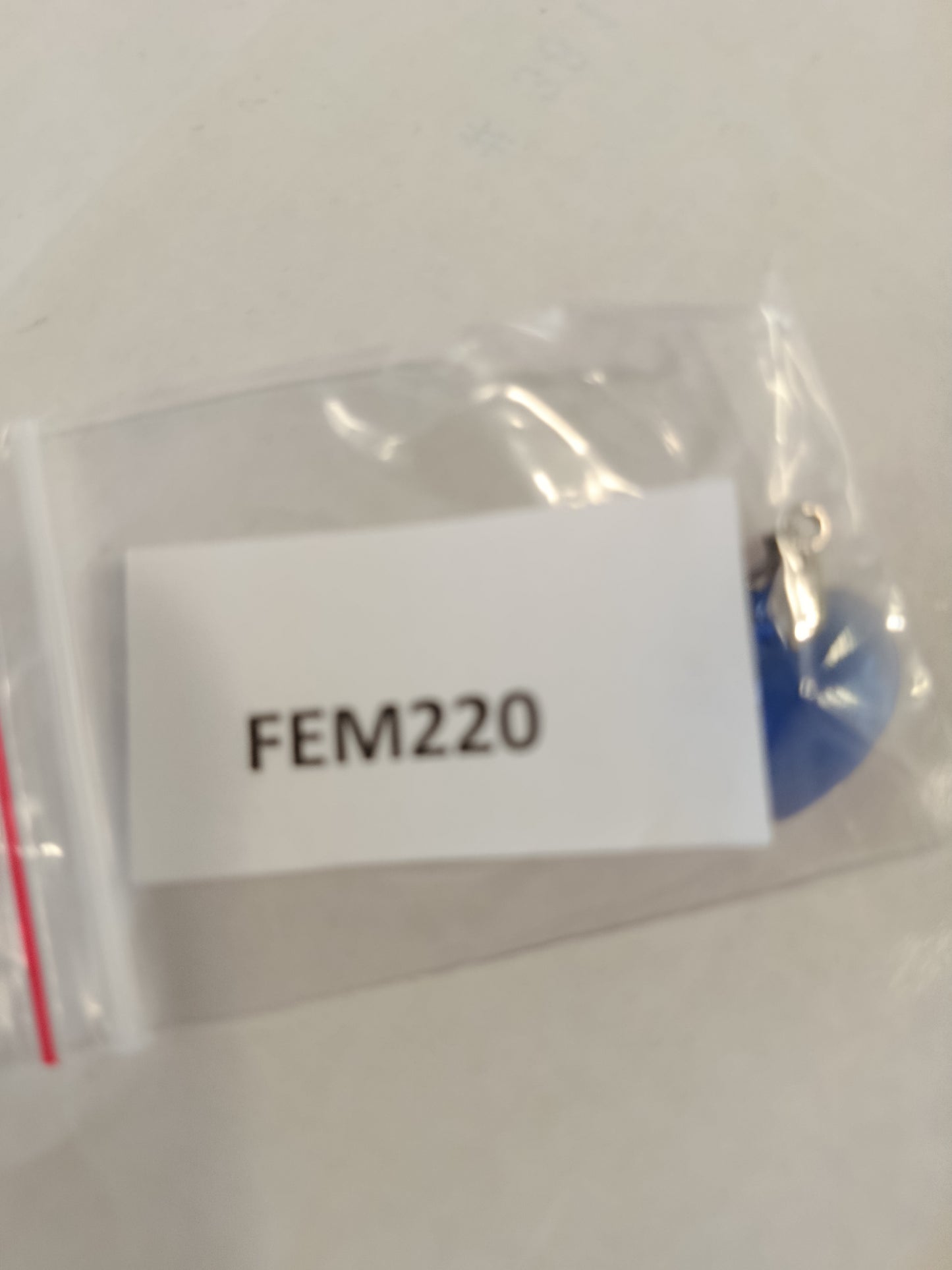 Blauer Kristall-Herzanhänger