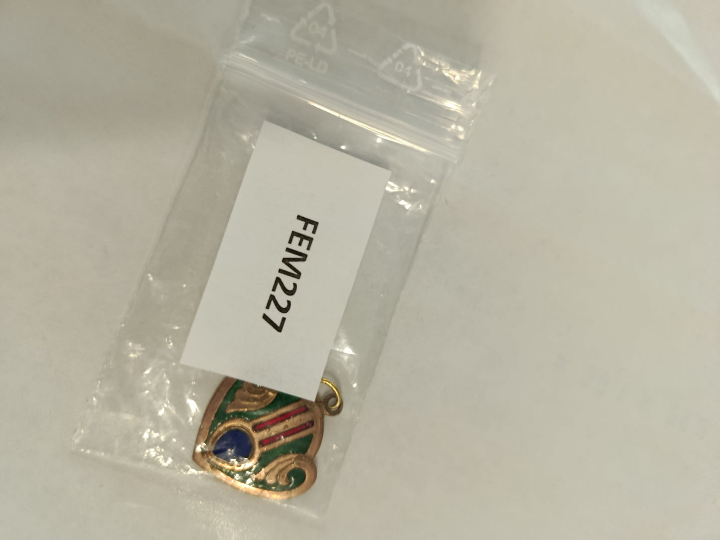 Vintage Anhänger mit Wappen-Design