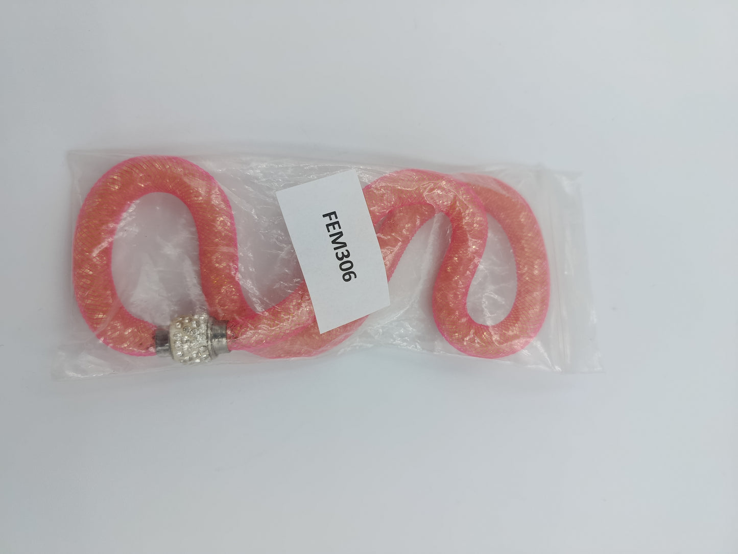 Glitzernde Mesh-Halskette in Pink mit Strass-Magnetverschluss