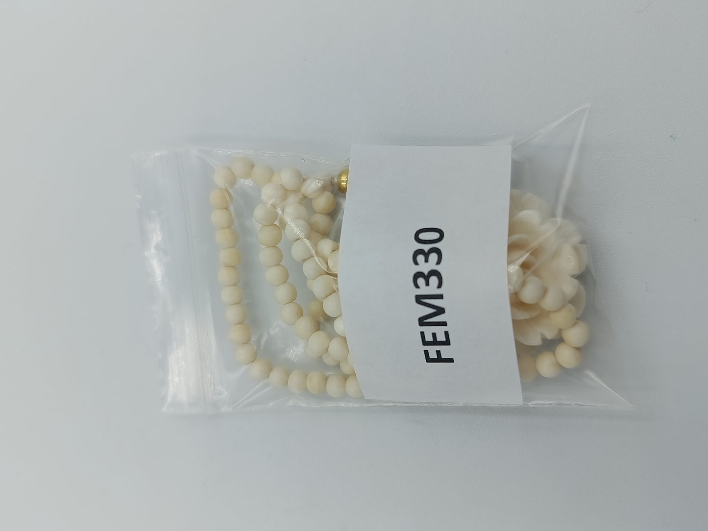 Halskette mit Rosenanhänger & 585er vergoldetem Verschluss