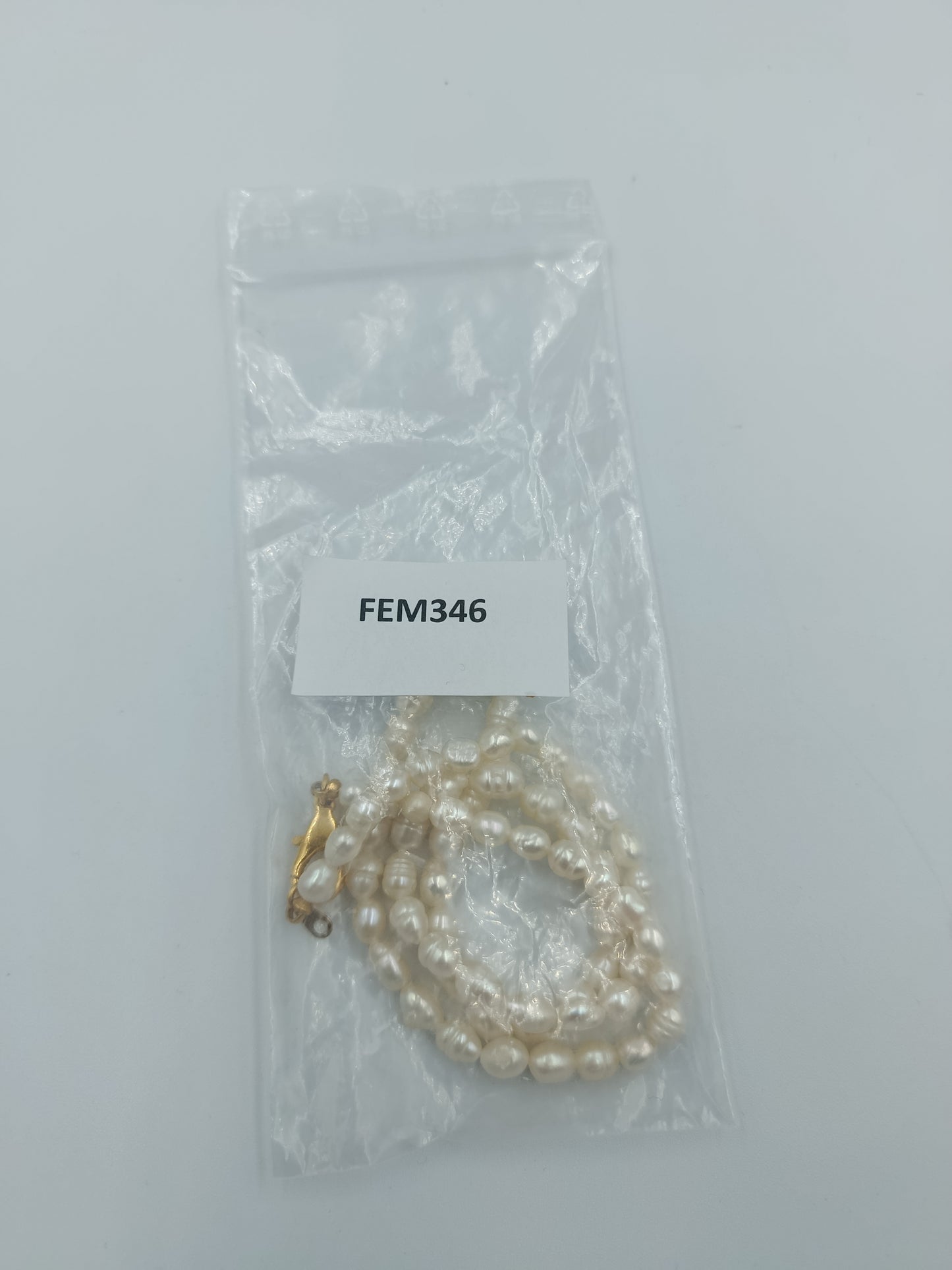 Klassische Halskette mit echten Perlen