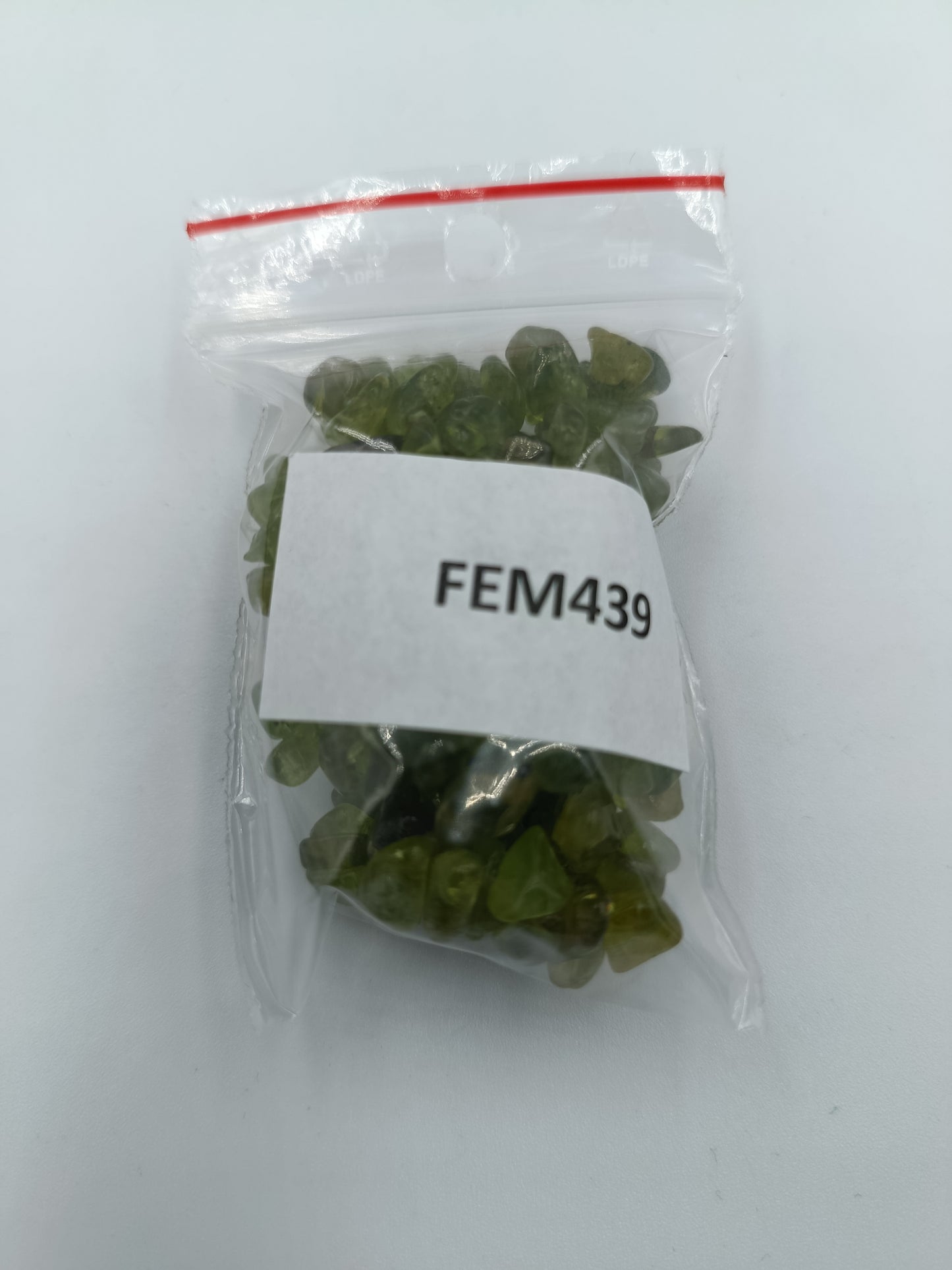 Halskette aus grünen Naturstein-Splittern