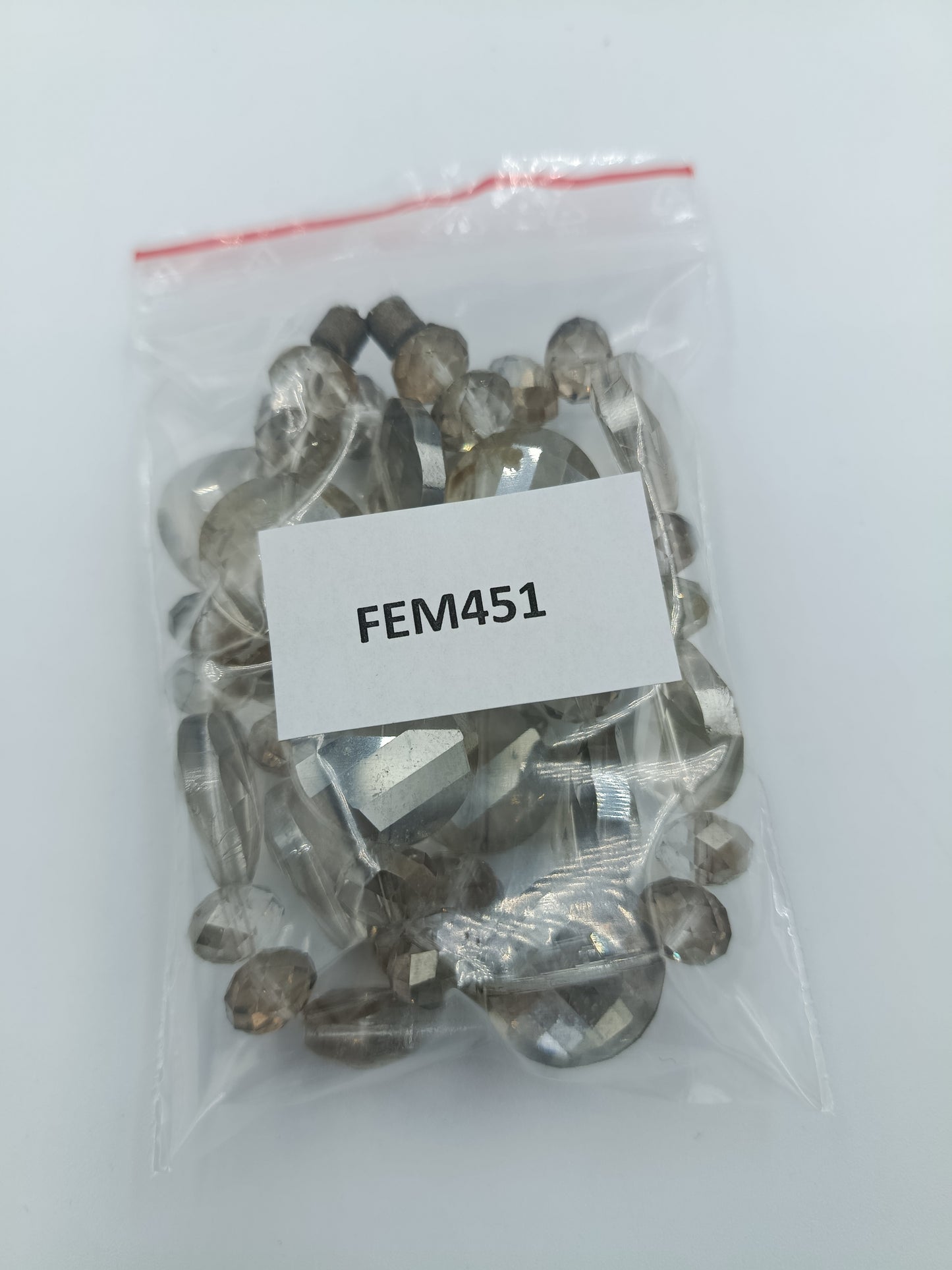 Glasperlenkette in Rauchgrau, facettiert