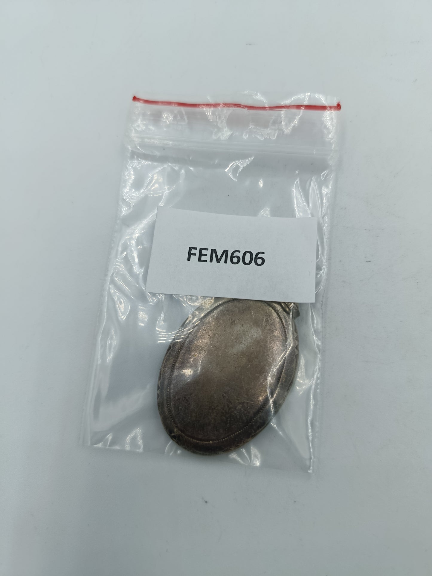 Antiker Alpacca Anhänger mit handbemalter Blume