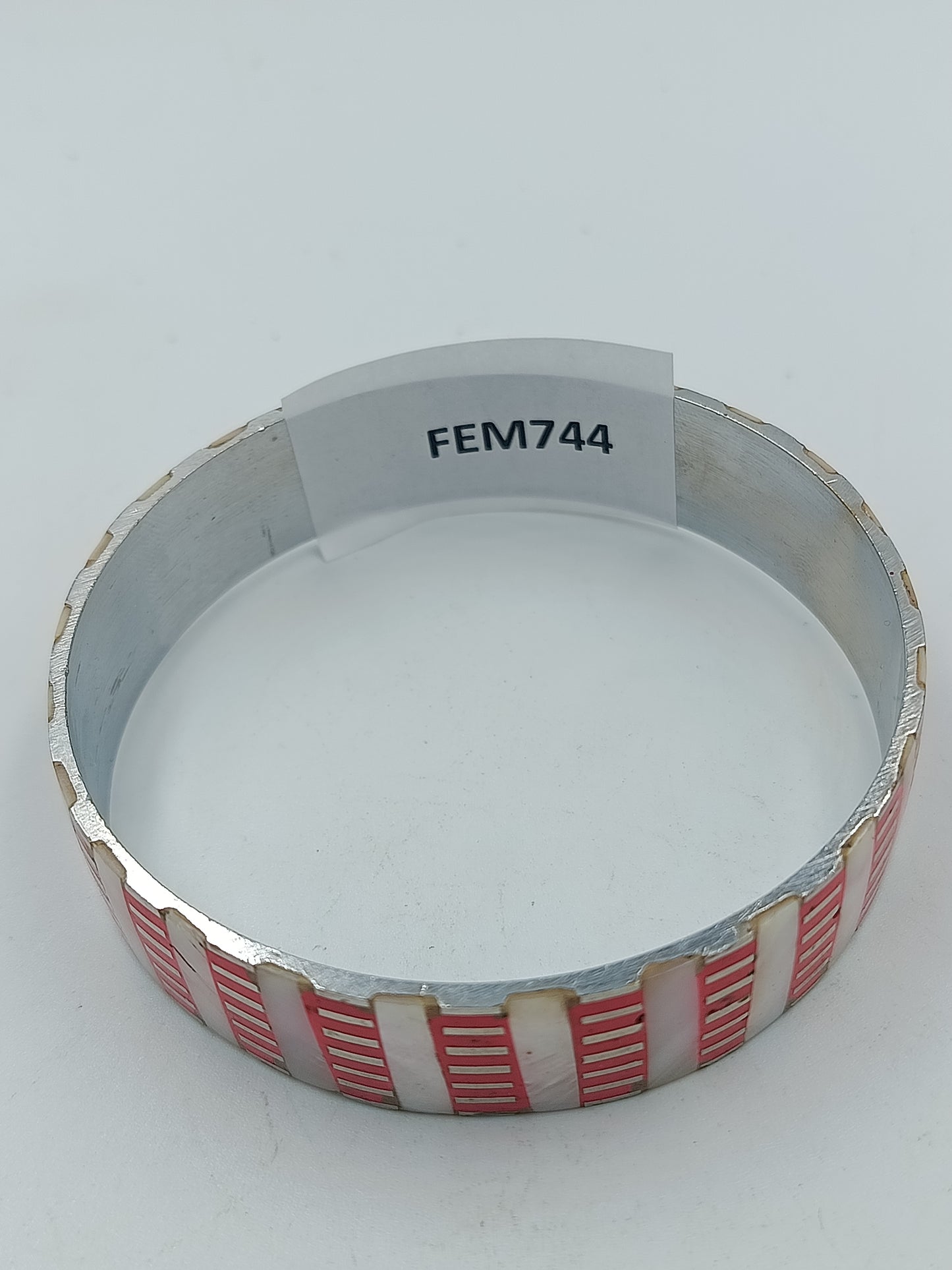 Armreif Metall mit Perlmutt und rotem Muster Vintage Design