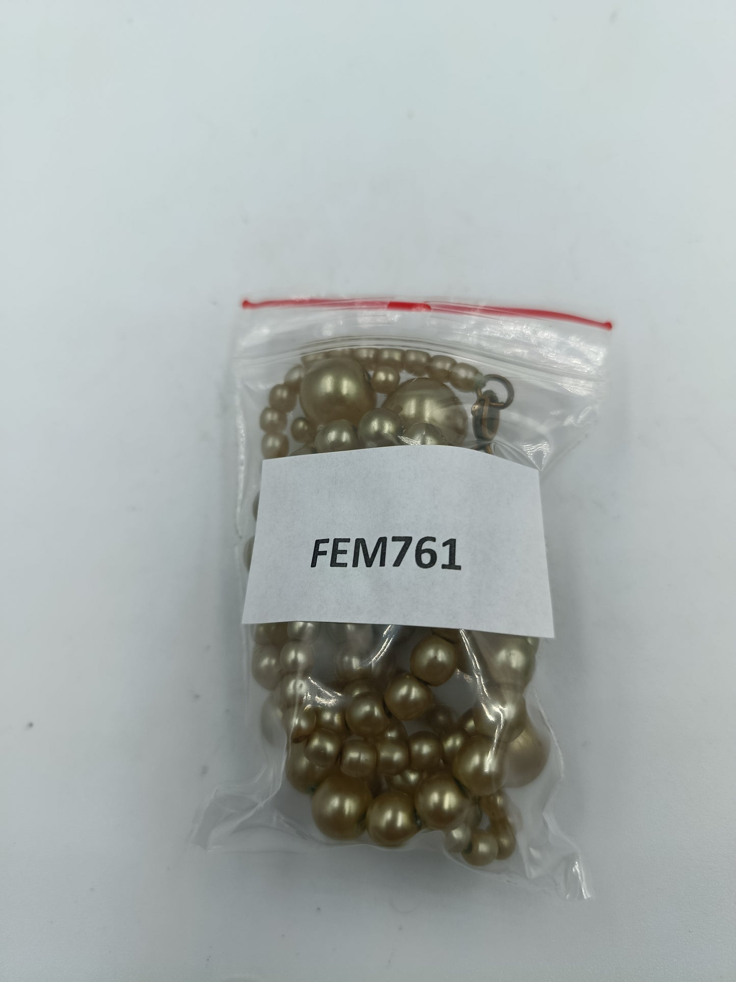 Goldfarbene Perlenkette mit Verlauf Federringverschluss