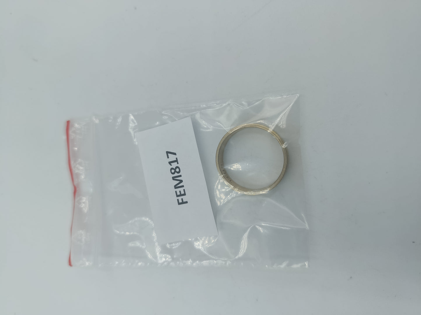 Edelstahlring in Goldoptik schlicht und modern