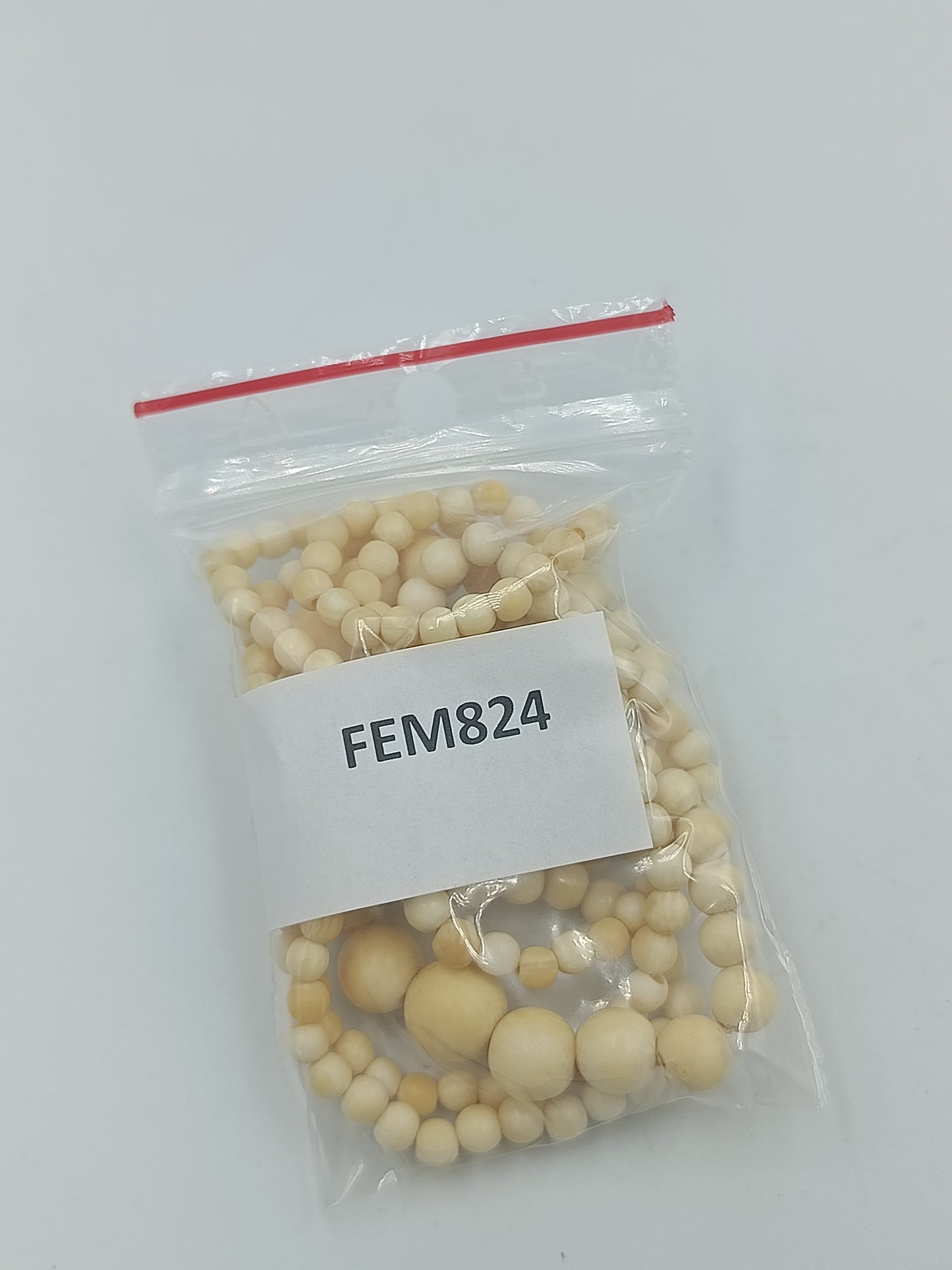 Zweireihige Halskette aus cremefarbenen Perlen