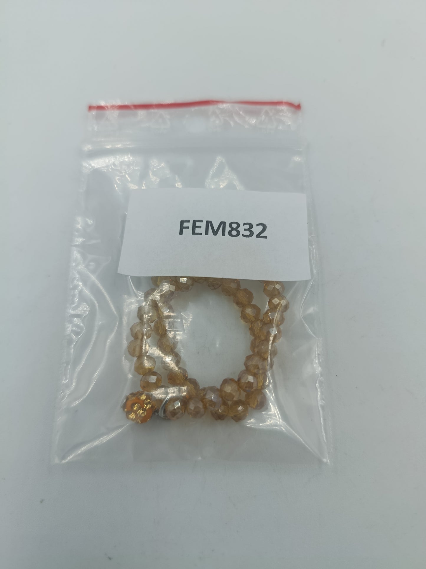 Funkelndes elastisches Armband mit Anhänger in Goldton