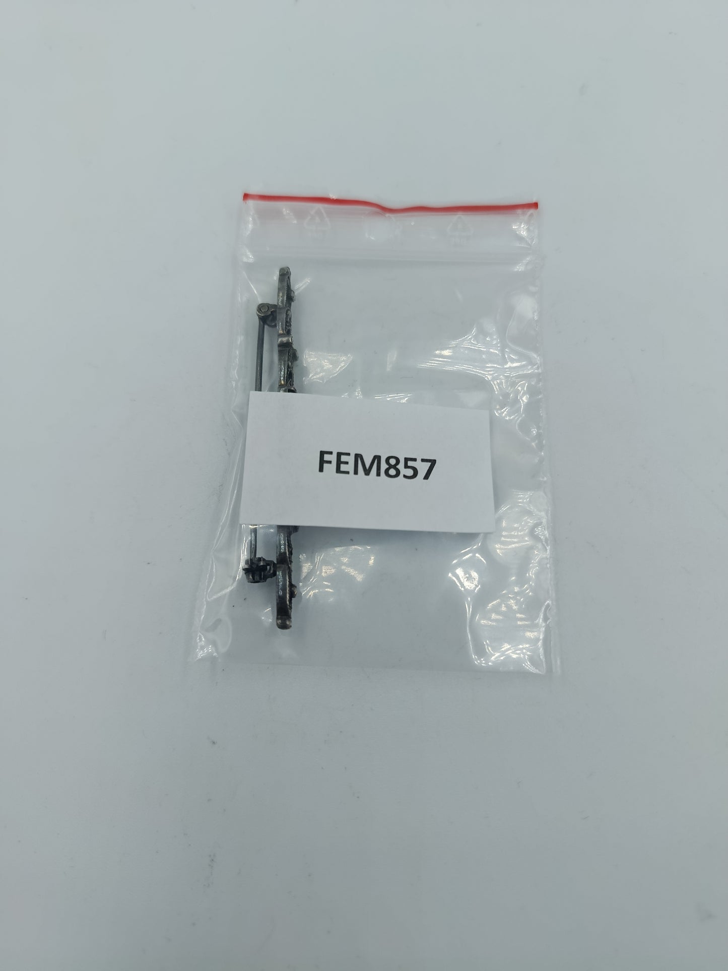 925 Silber Brosche mit lila Stein und Markasiten