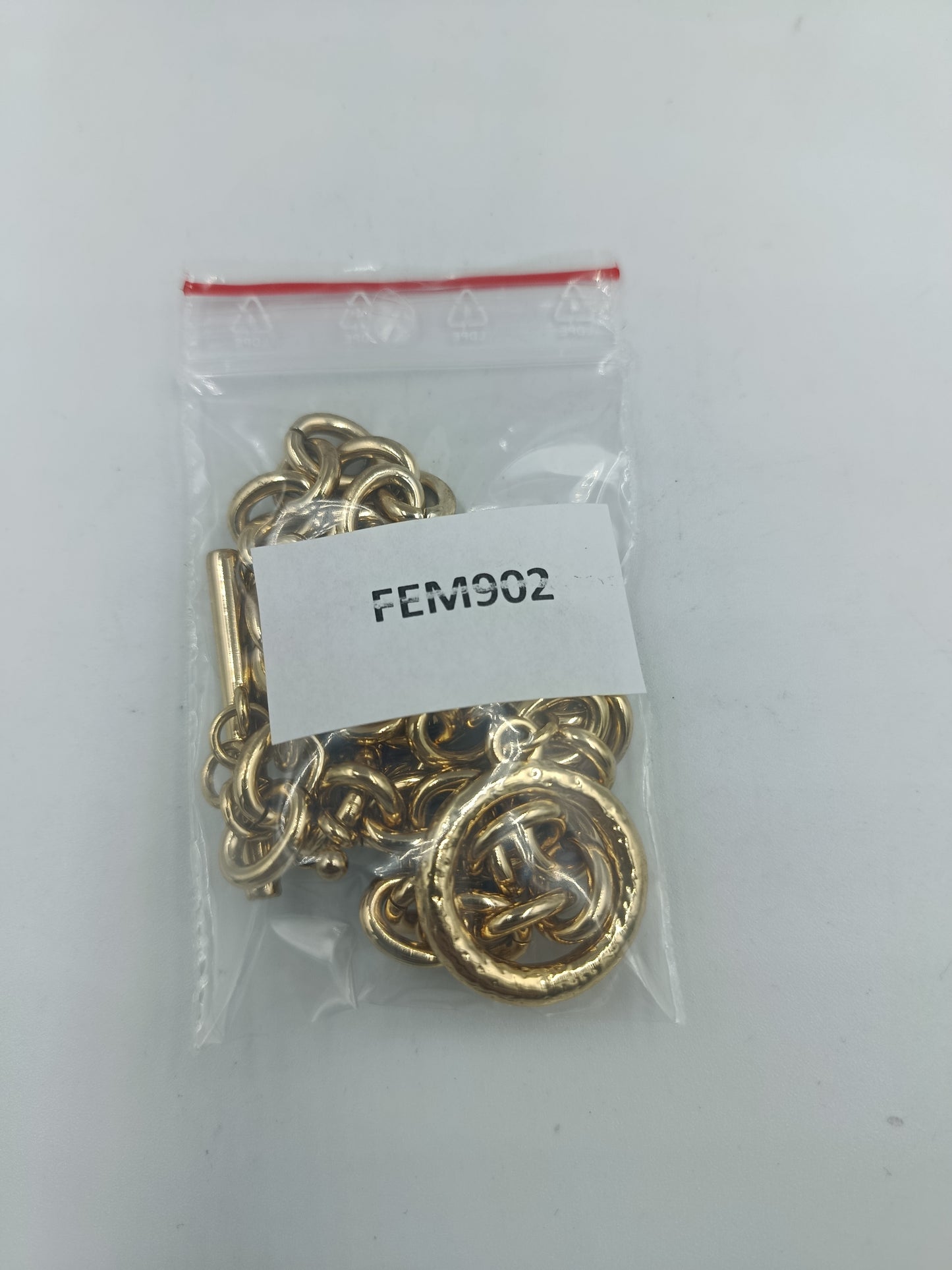 Massive goldfarbene Gliederkette mit Ringverschluss