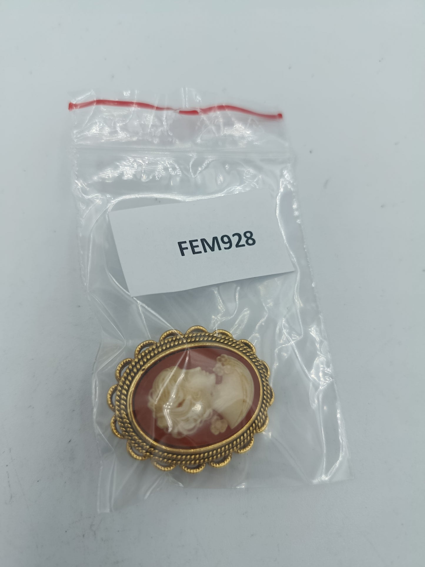 Vintage Brosche Kamee Dame goldfarben oval klassisch