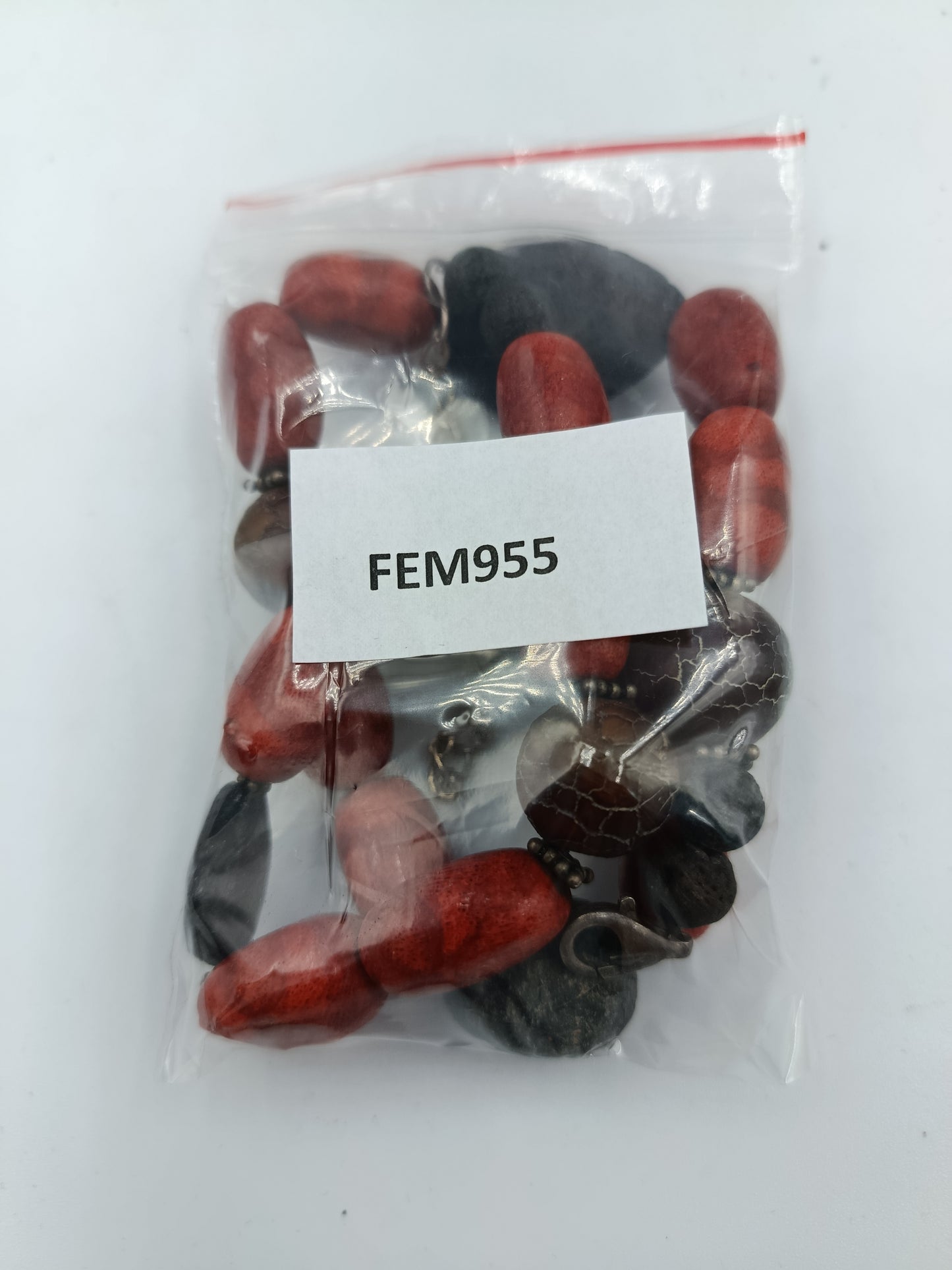 Halskette mit roten und schwarzen Natursteinen und 925 Silber Verschluss