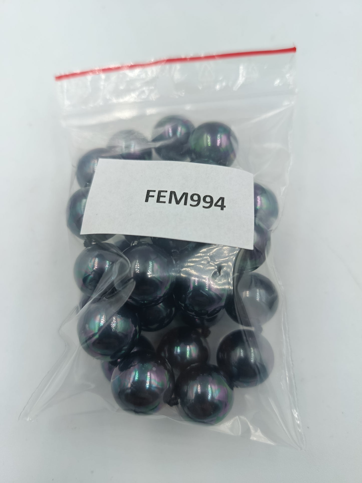 Halskette mit schwarzen schimmernden Perlen eleganter Modeschmuck klassisch