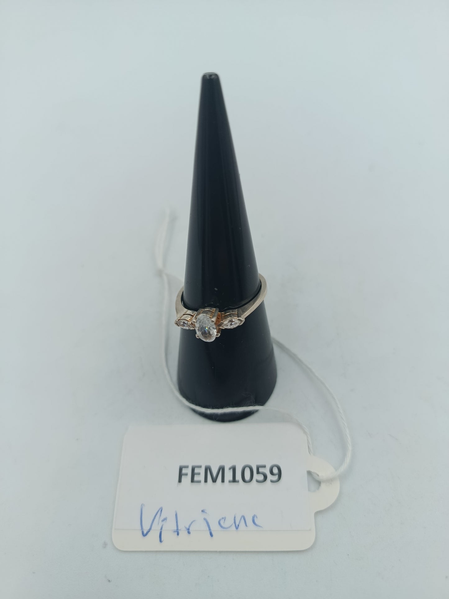 925 Silber Ring mit klaren Zirkonia Elegantes Design