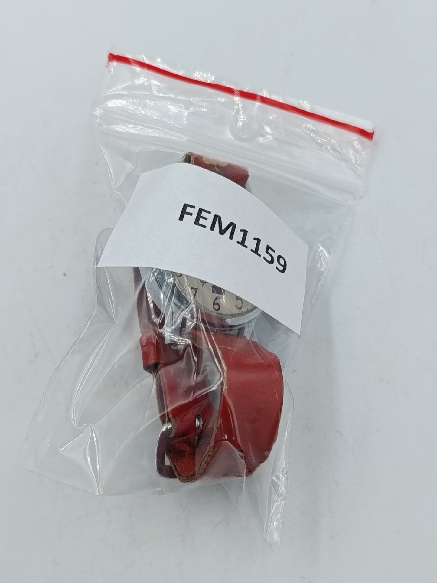 Vintage Kinderuhr Select mit rotem Lederarmband charmante Retro-Armbanduhr