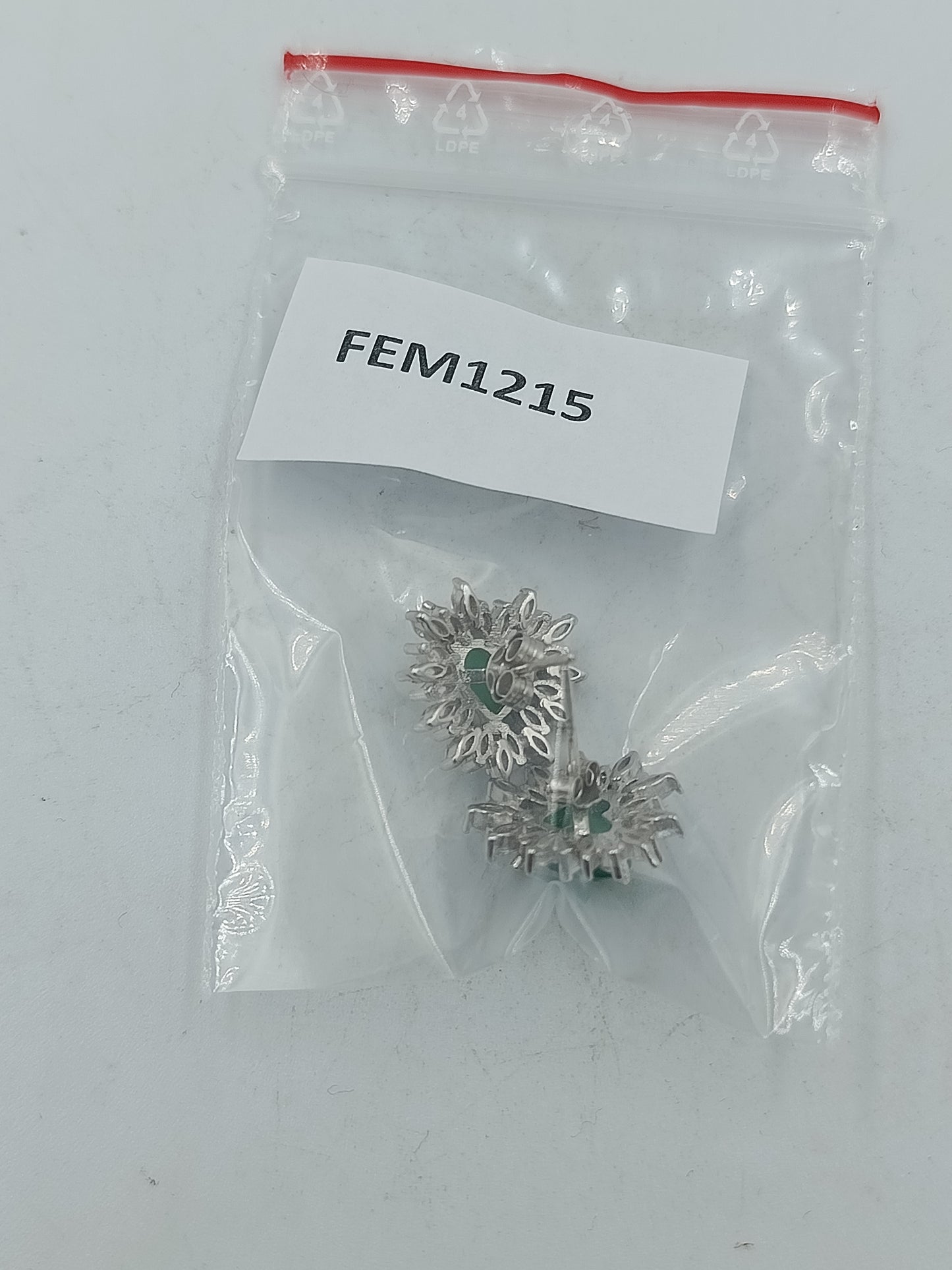 Exquisite Ohrstecker 925 Silber Herz Smaragd Zirkonia Kraenze