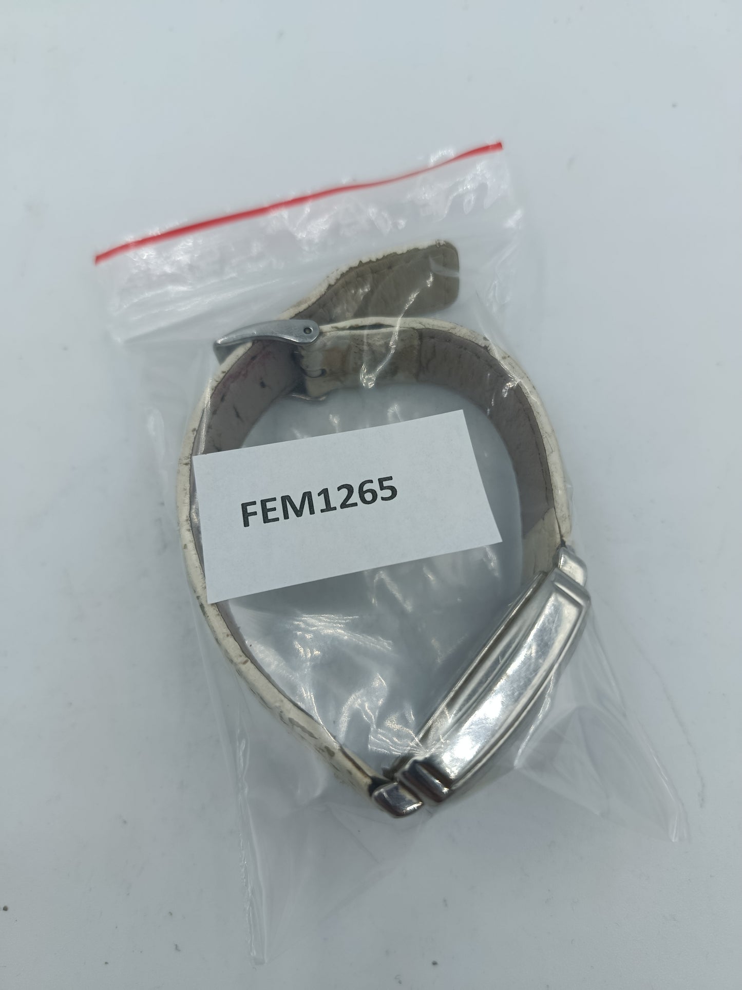 TCM Armbanduhr mit rechteckigem Gehäuse hellem Zifferblatt und Multifunktionsanzeige