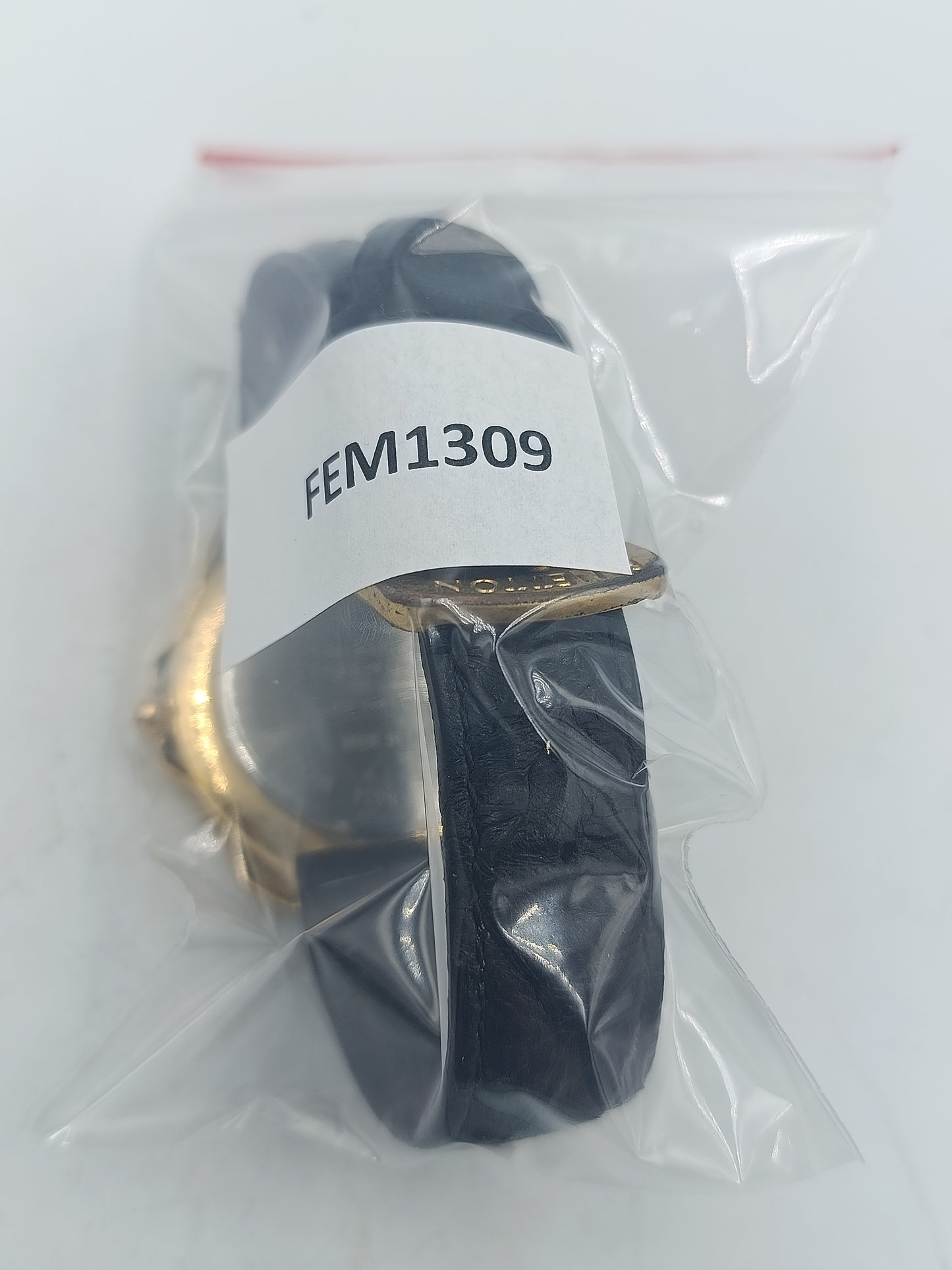 Goldfarbene Benetton Armbanduhr mit Weltkarte Zifferblatt Lederarmband