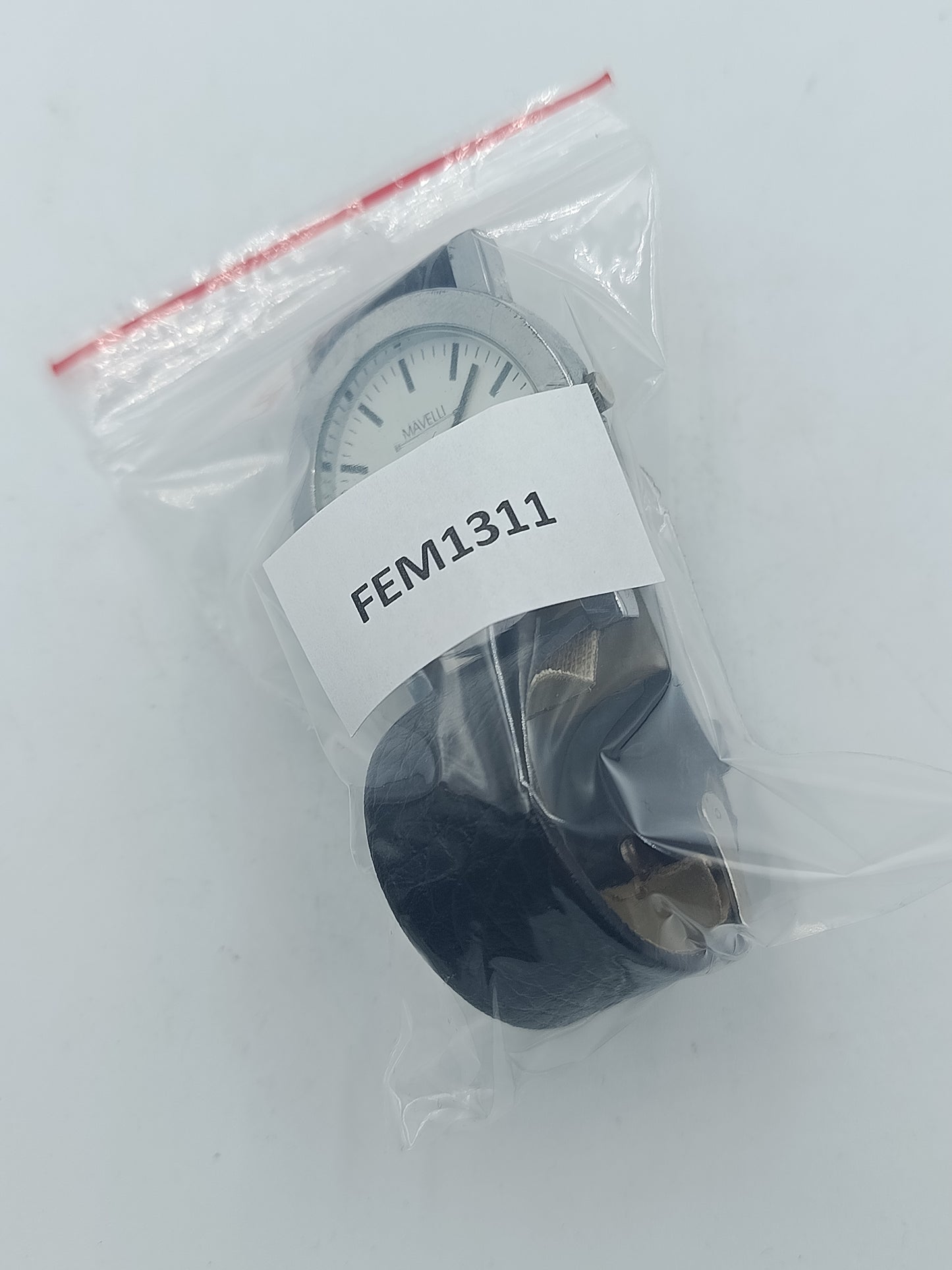 Runde Armbanduhr mit schwarzem Lederarmband und klarem Zifferblatt Pur