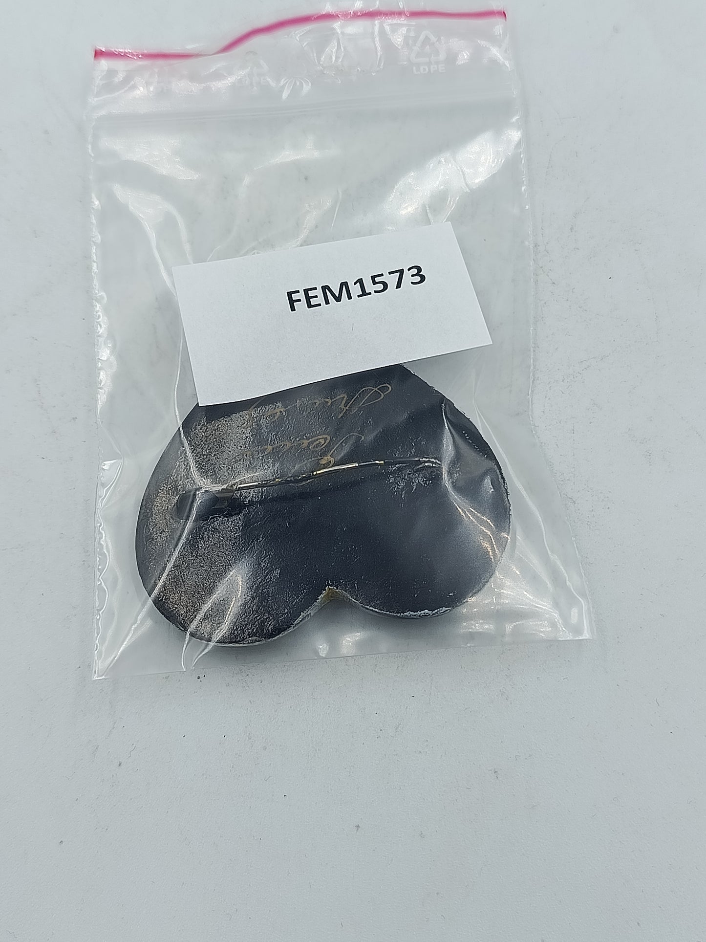 Handbemalte Herz Brosche mit floralem Motiv im romantischen Vintage Stil