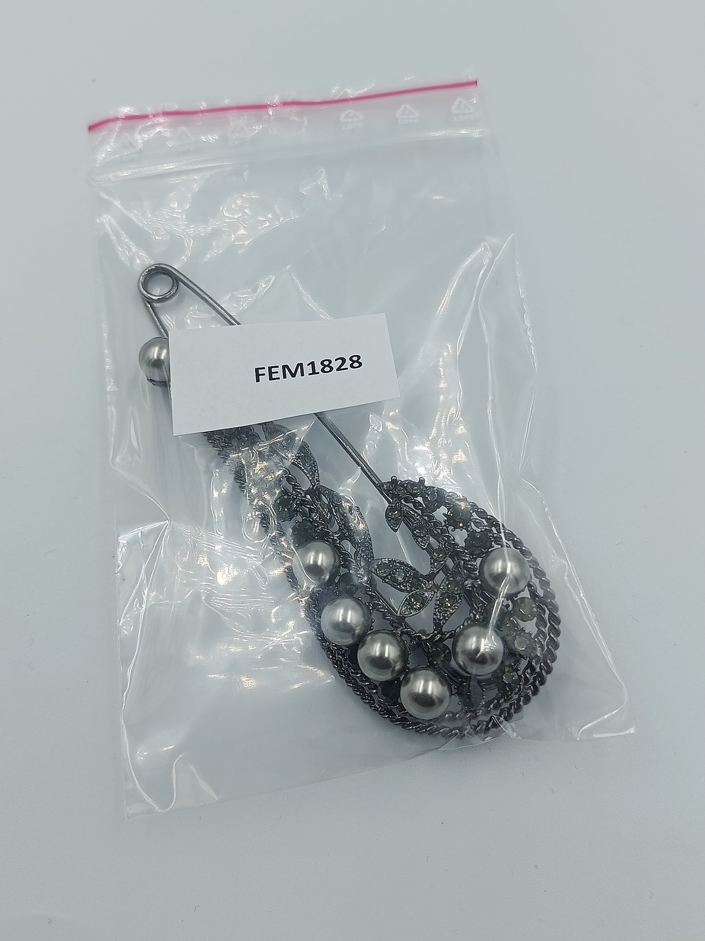 Große Vintage Brosche im Sicherheitsnadel-Design mit Perlen und Strass
