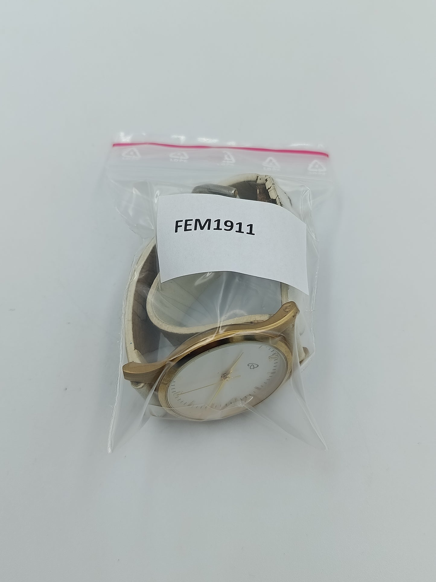 Elegante Gold Damenuhr – Schlichtes Zifferblatt & helles Lederband