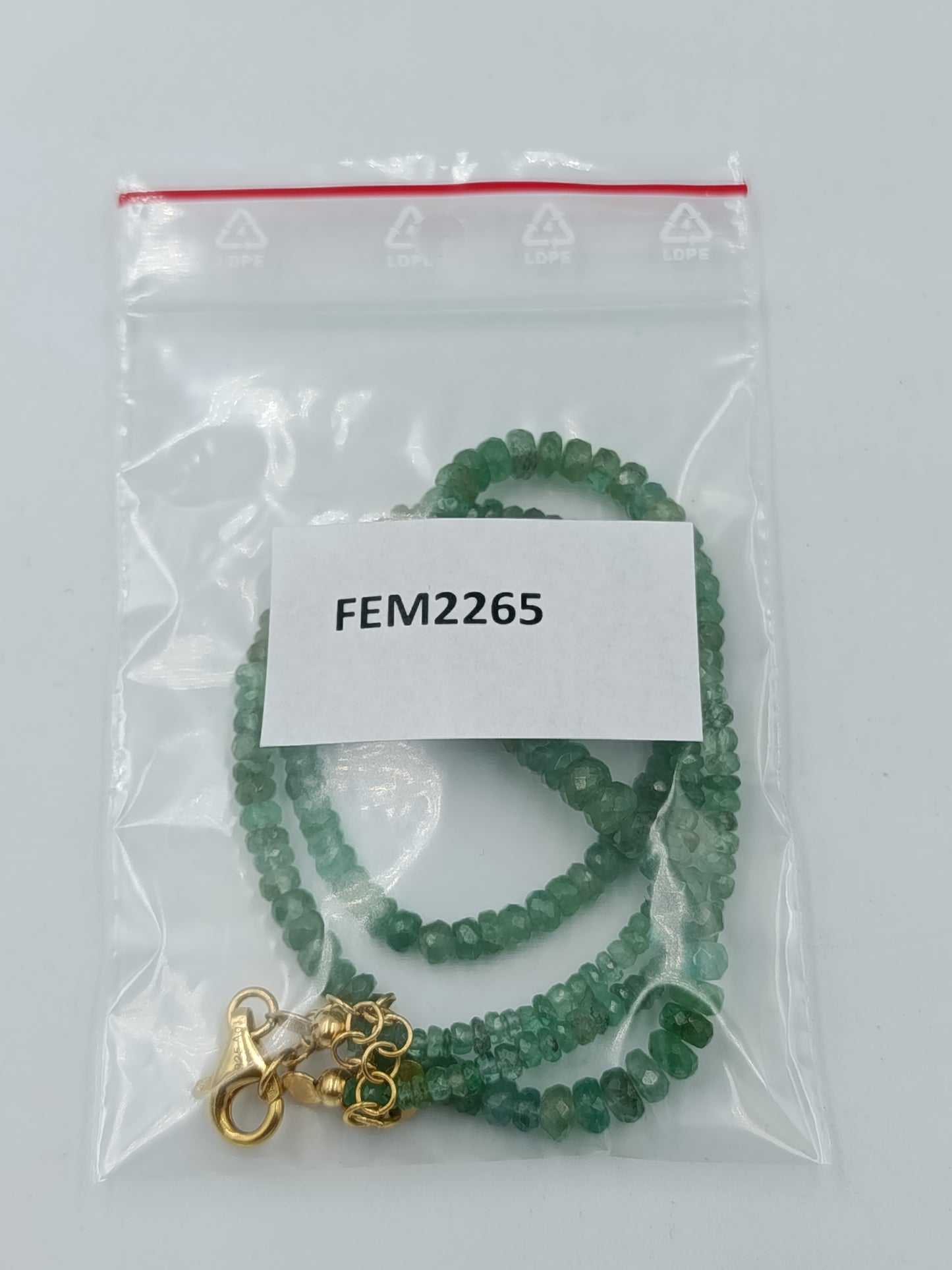 Grüne Edelstein Kette mit 925 Silber vergoldetem Verschluss facettierte Perlen