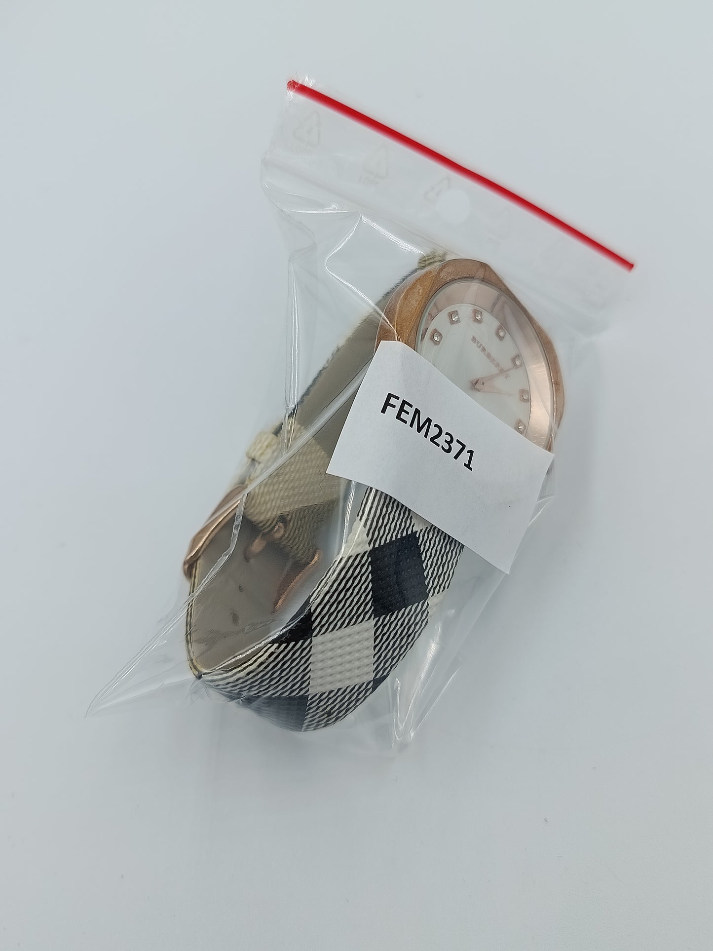 Damen Uhr Roségoldfarben mit kariertem Armband Strassbesatz