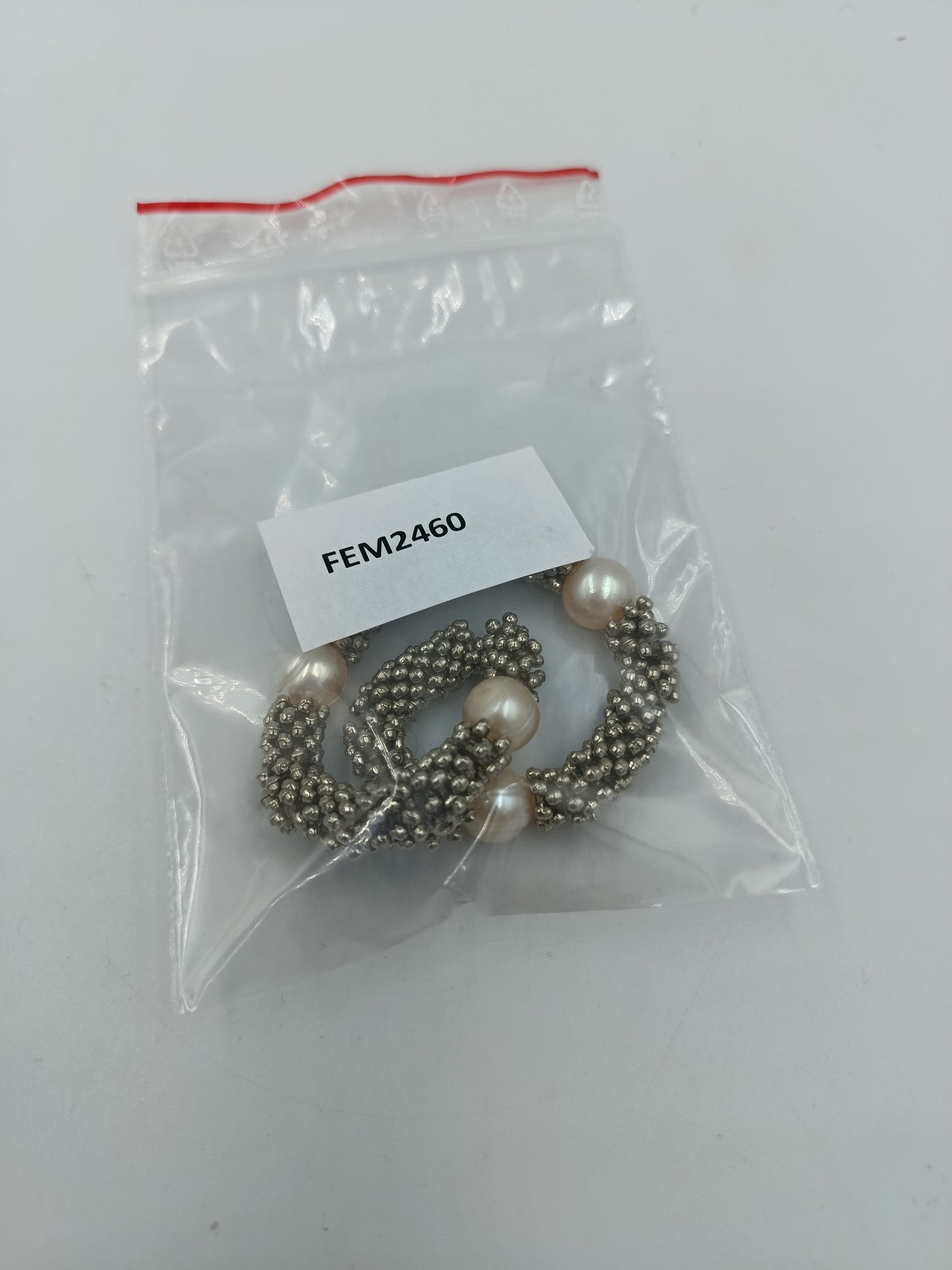 Elastisches Perlenarmband silberfarben mit Zuchtperlen elegant zeitlos