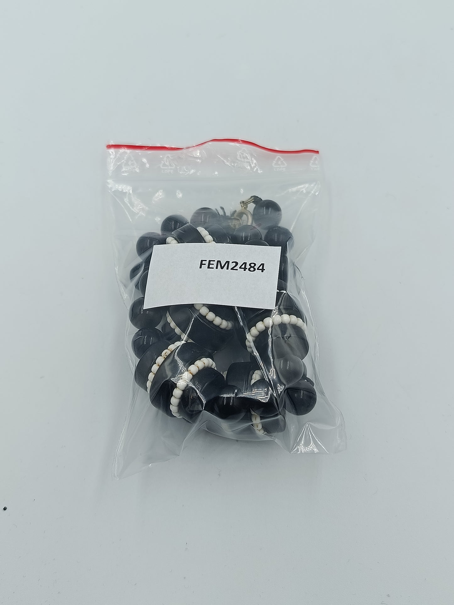 Statement Kette schwarz weiß – große Perlenkette 50 cm