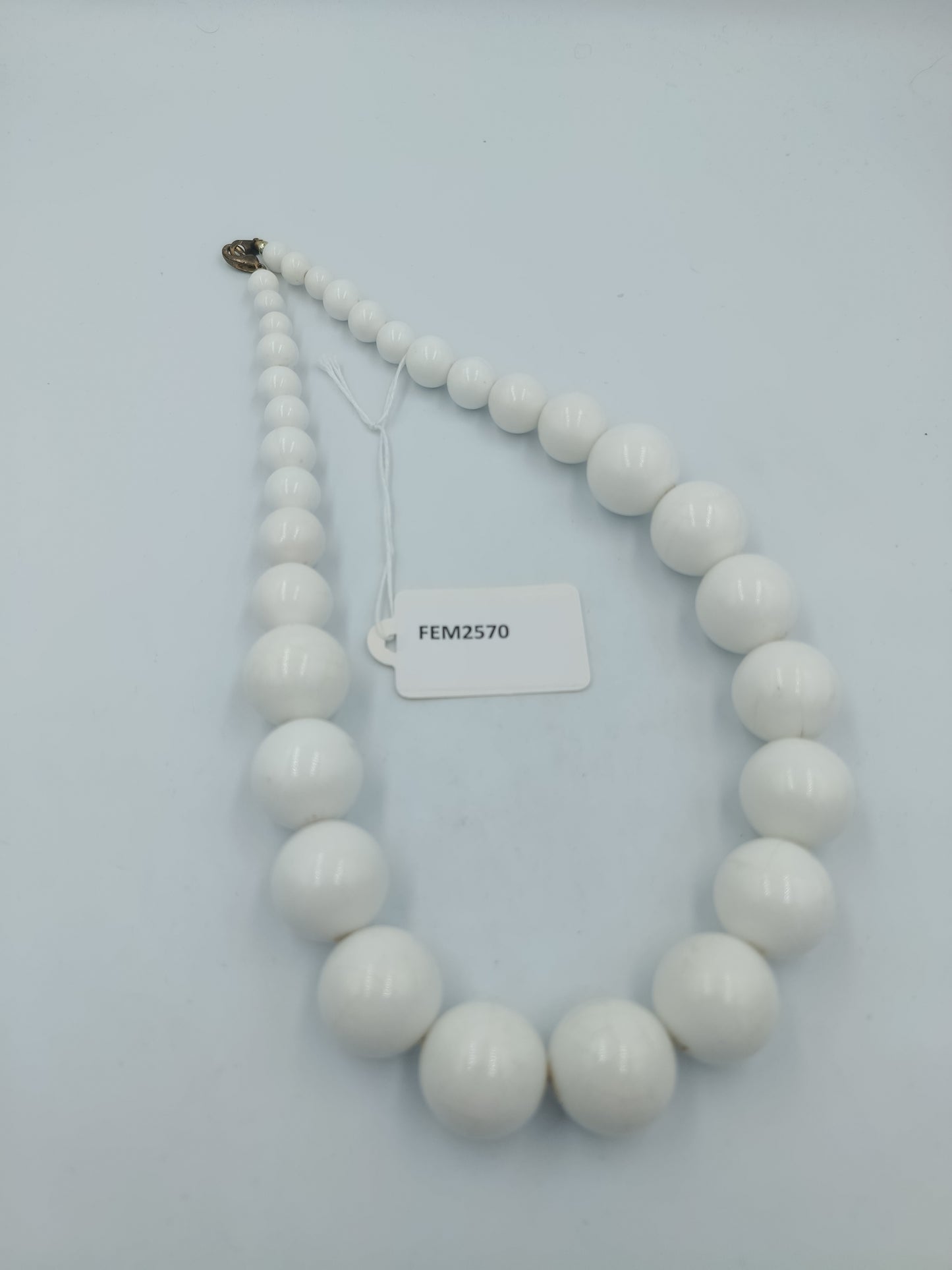 Vintage Perlenkette Weiß – große Kugelperlen – klassisch elegant – 49 cm