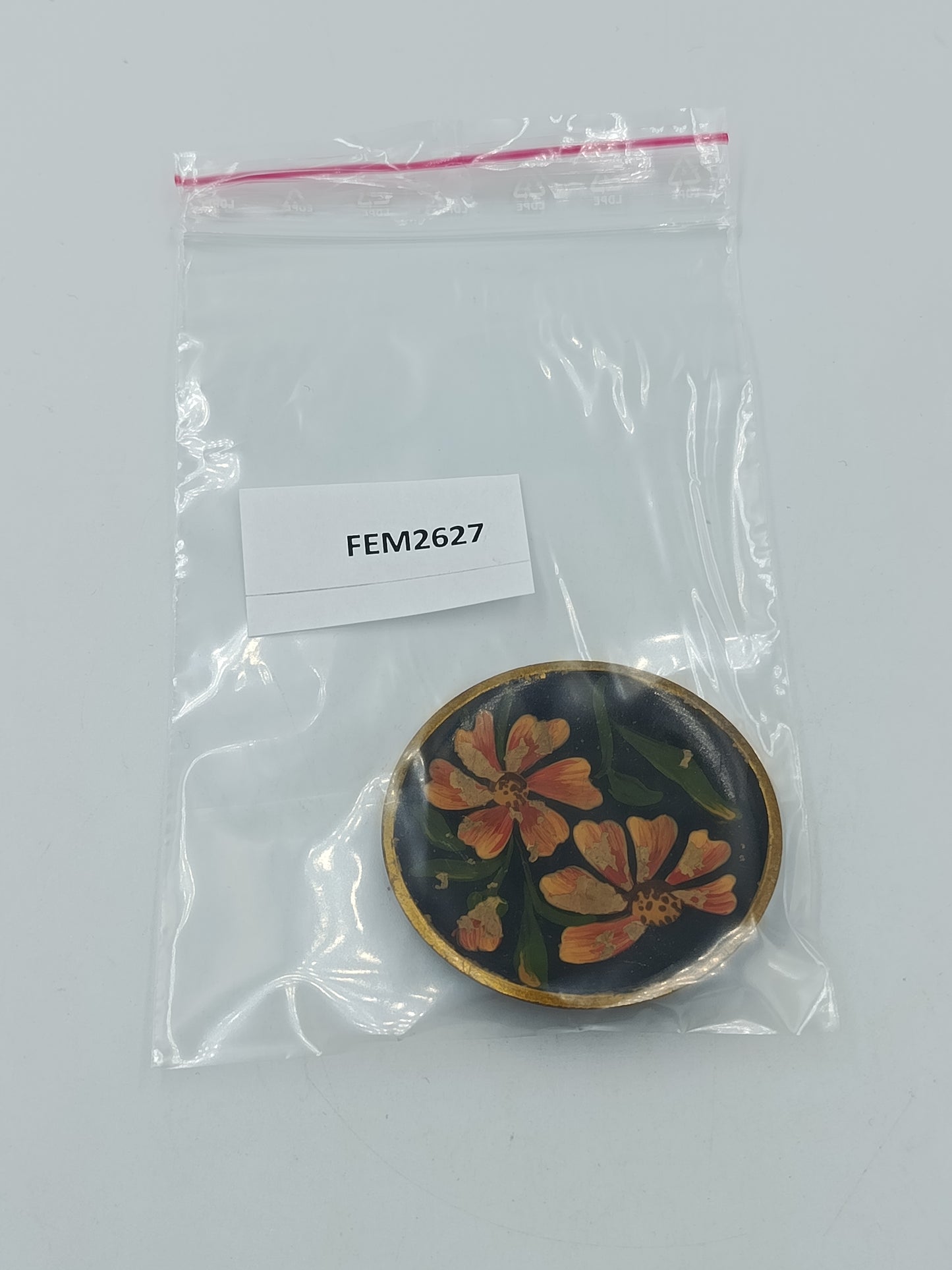 Vintage Brosche / Anstecknadel mit Blumenmotiv – handbemalt