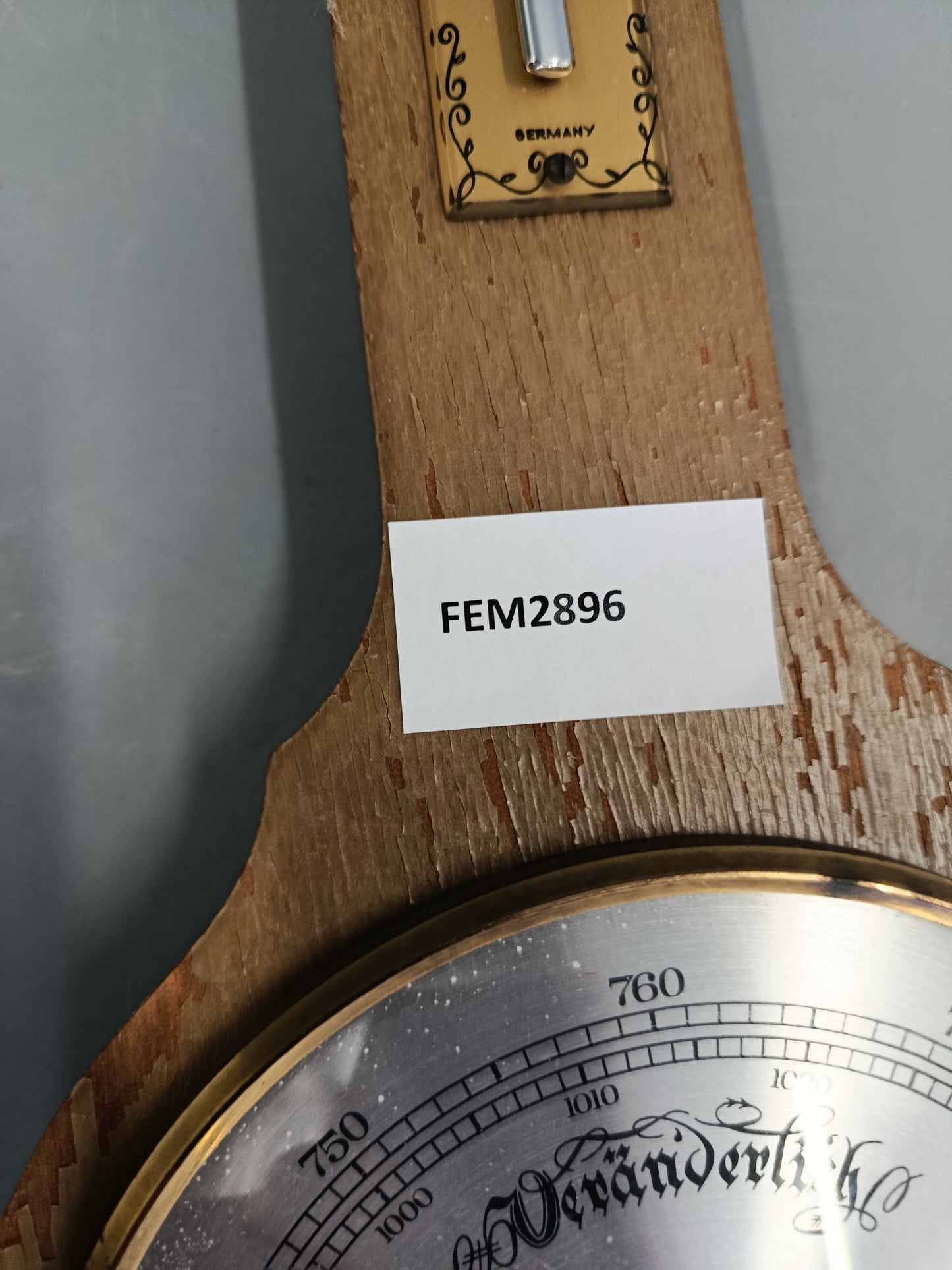 Klassisches Vintage Barometer – Rustikale Wetterstation aus Holz