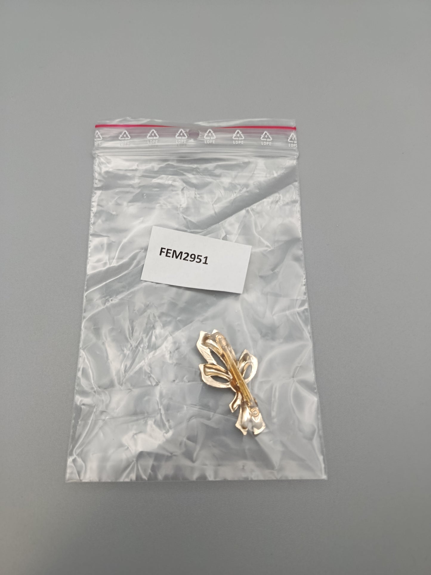 Elegante Schleifen Brosche in Goldoptik Vintage