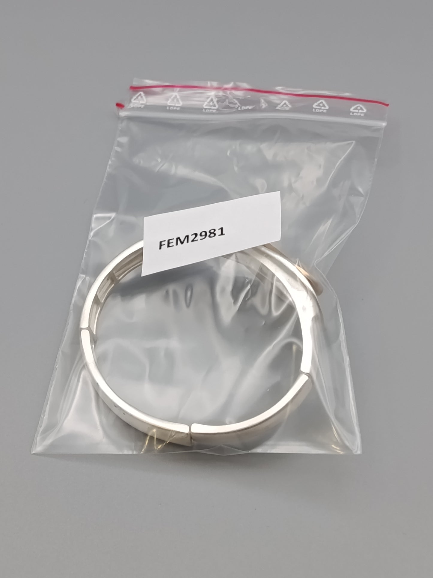 Modernes Bicolor Herz Armband Elastisches Design