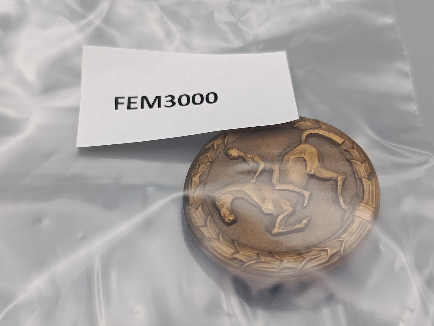 Antike Reiter Brosche in Bronzeoptik Pferdemotiv