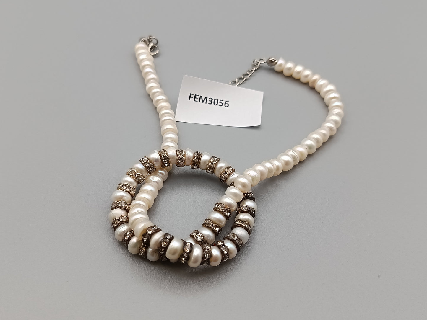 Elegante Damen Perlen Kette mit funkelnden Strass